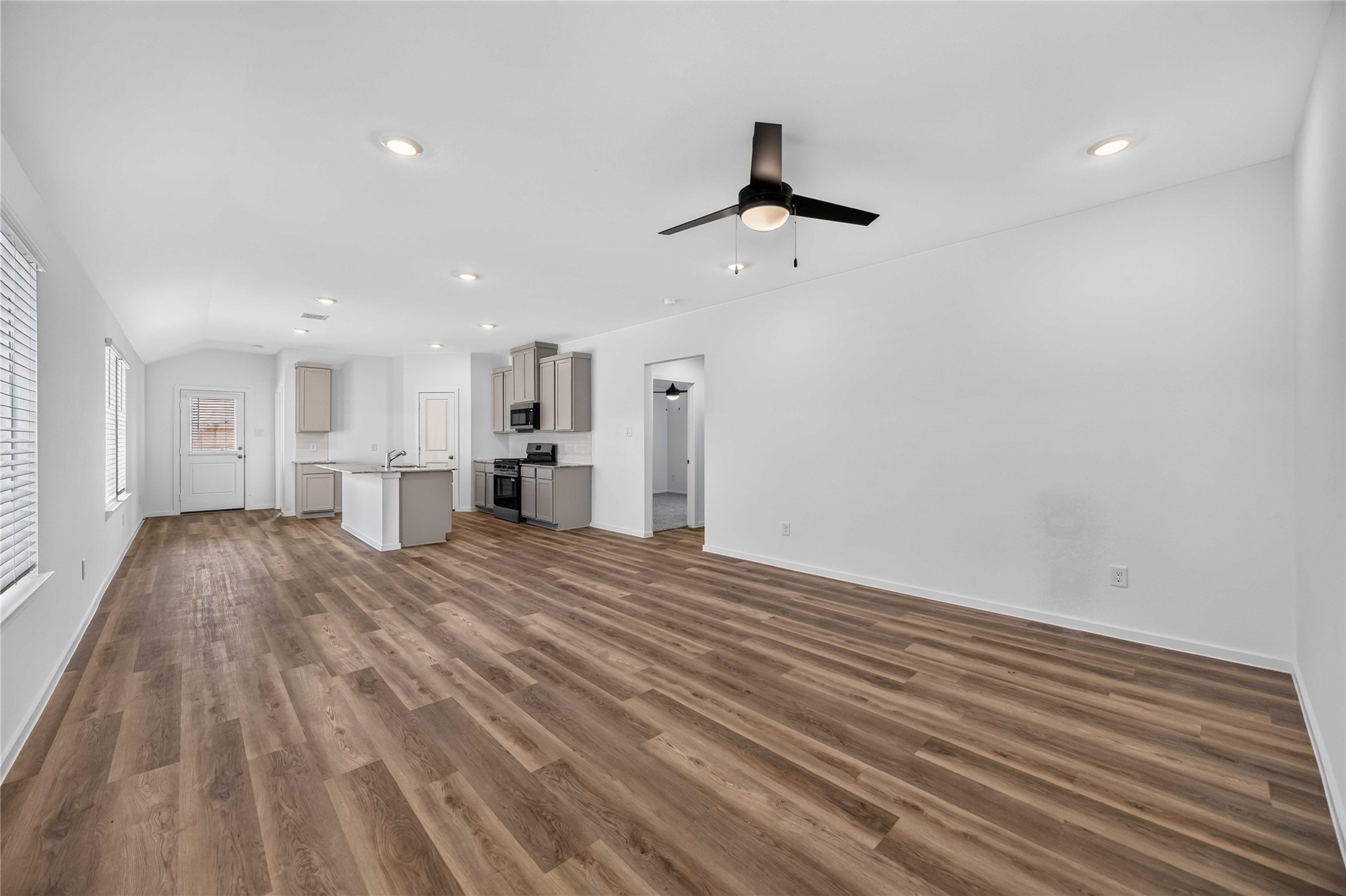 5108 Greengrass Willow Way, Houston, TX 77048