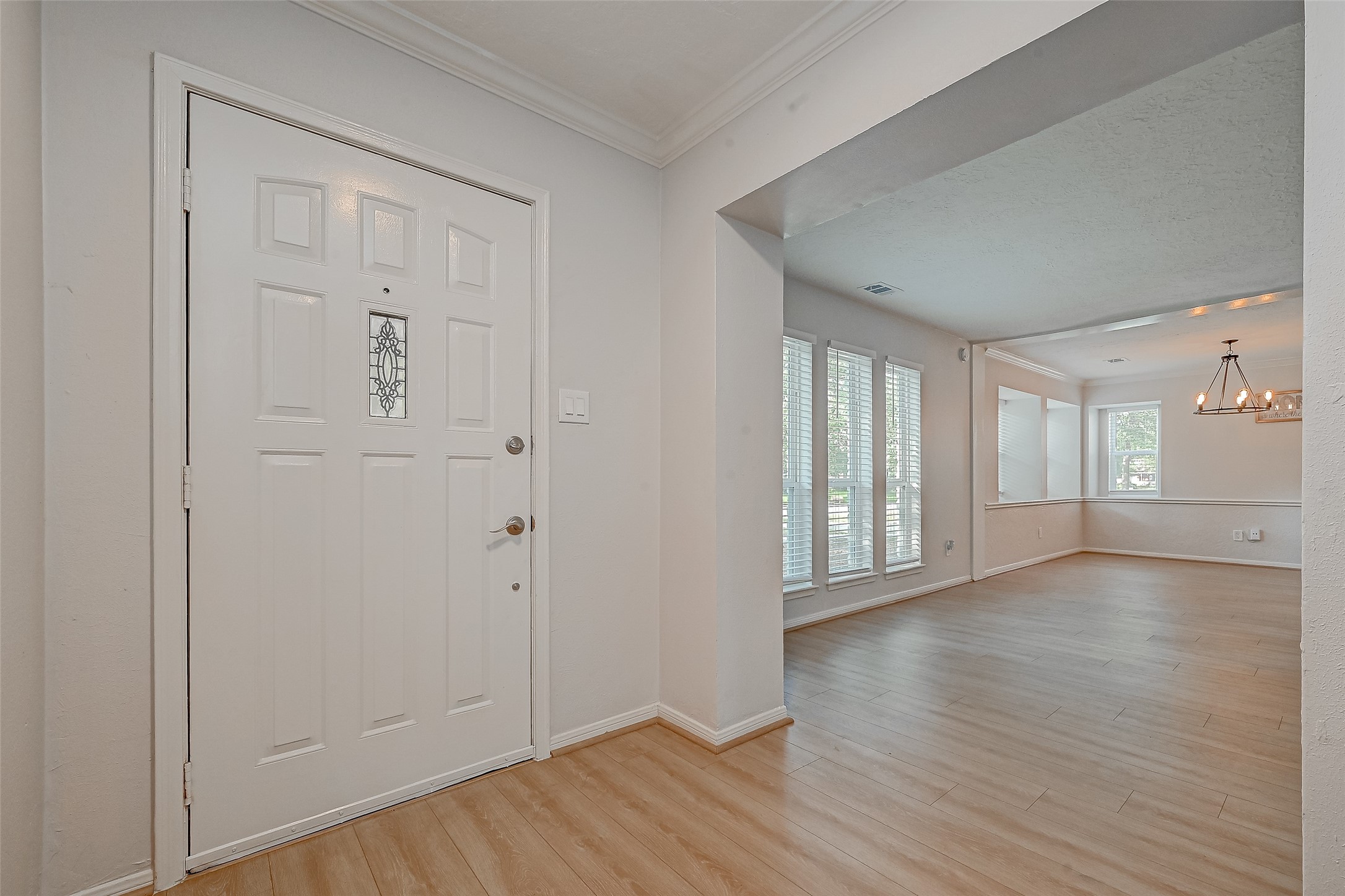 318 Pine Manor Drive, Conroe, TX 77385 318 Pine Manor Drive, Conroe, TX 77385