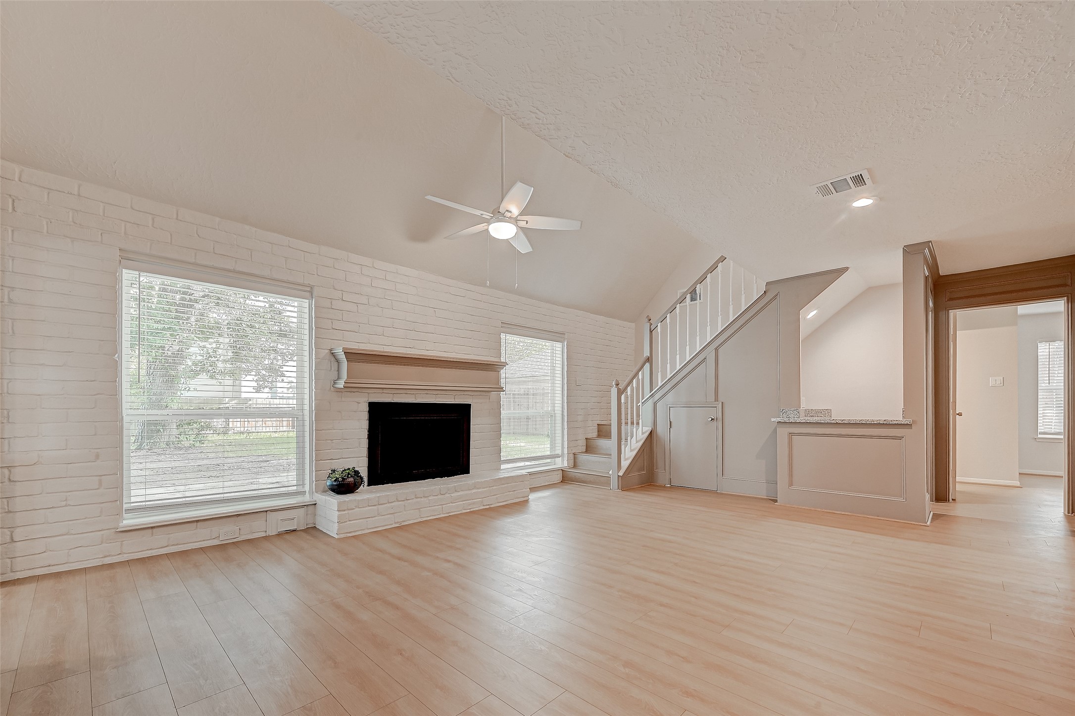 318 Pine Manor Drive, Conroe, TX 77385 318 Pine Manor Drive, Conroe, TX 77385