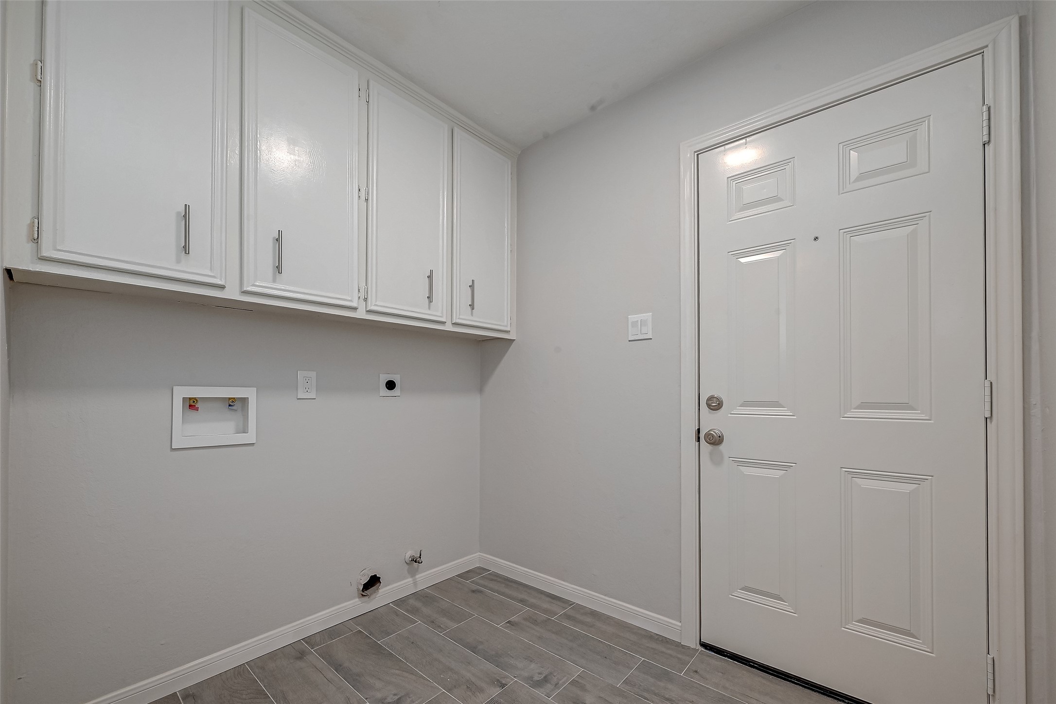 318 Pine Manor Drive, Conroe, TX 77385 318 Pine Manor Drive, Conroe, TX 77385