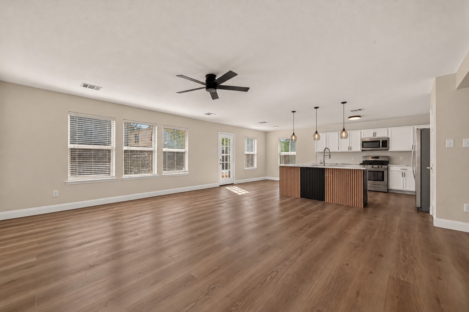 2662 Skyview Glen Court, Houston, TX 77047