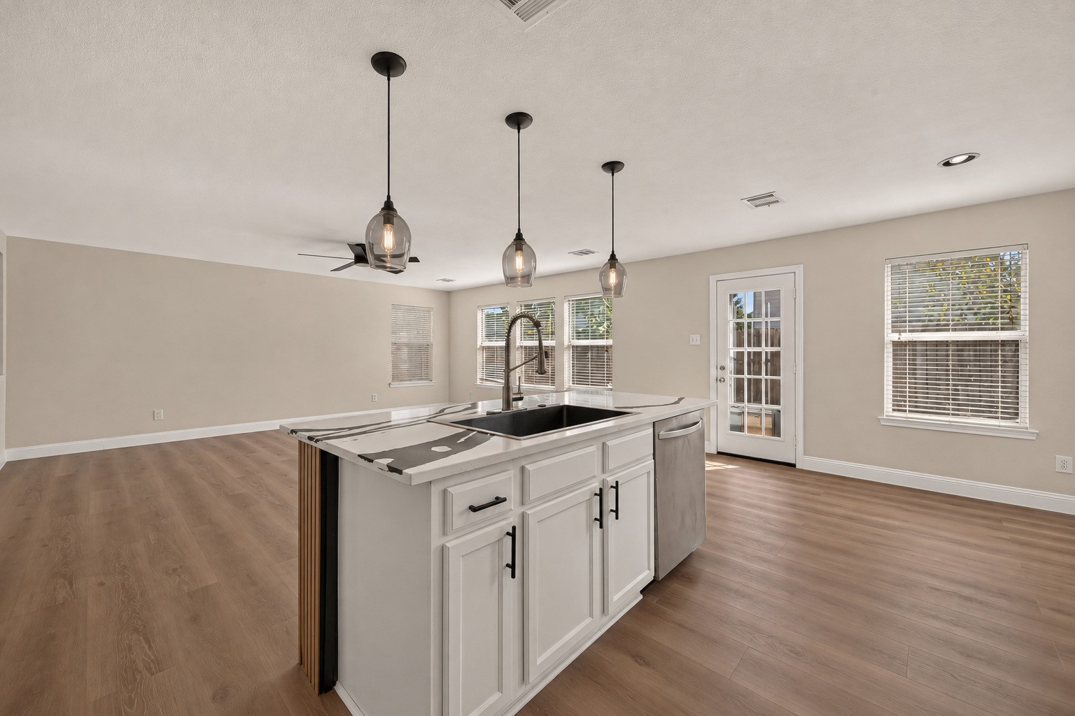 2662 Skyview Glen Court, Houston, TX 77047