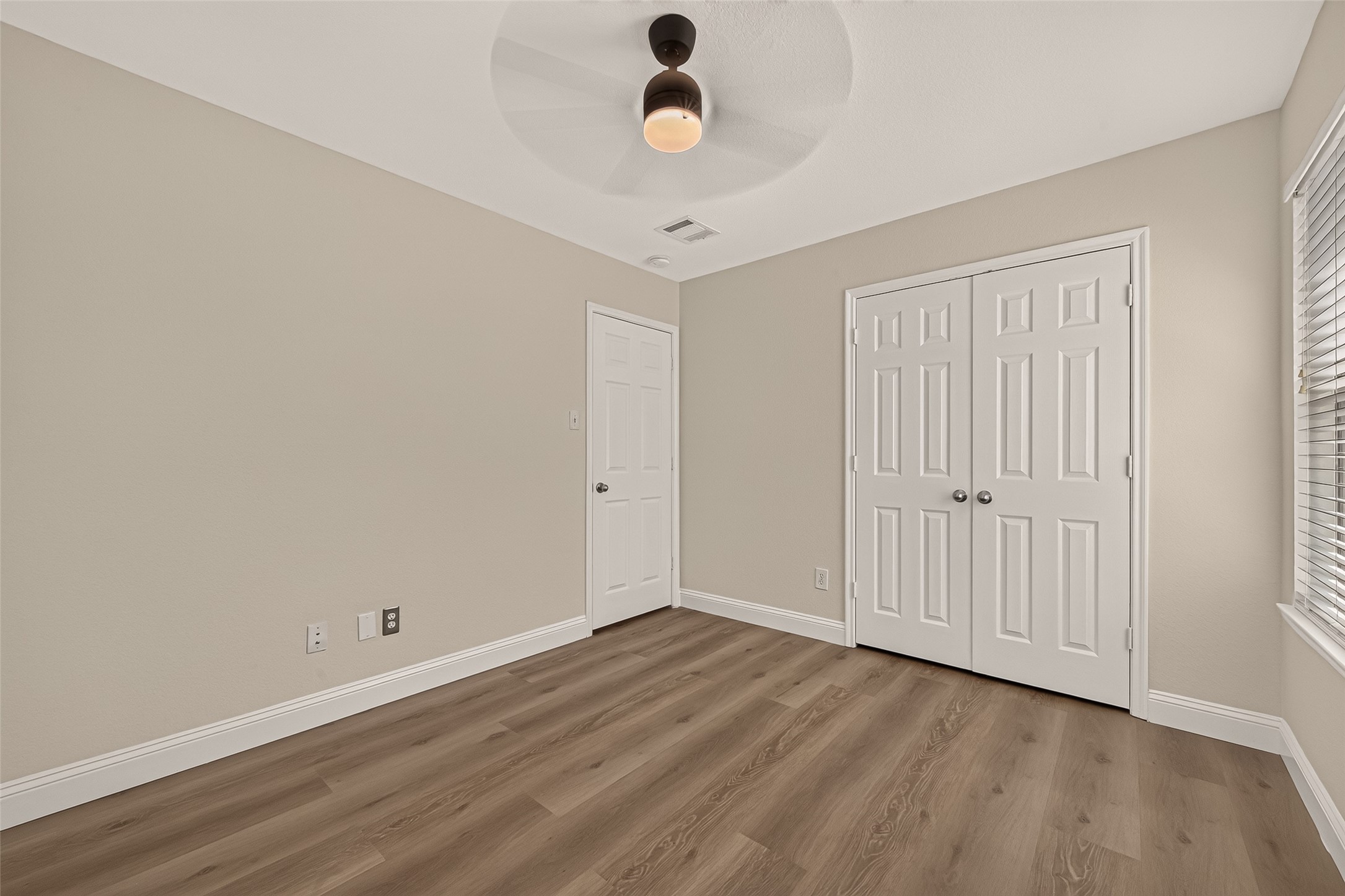 2662 Skyview Glen Court, Houston, TX 77047