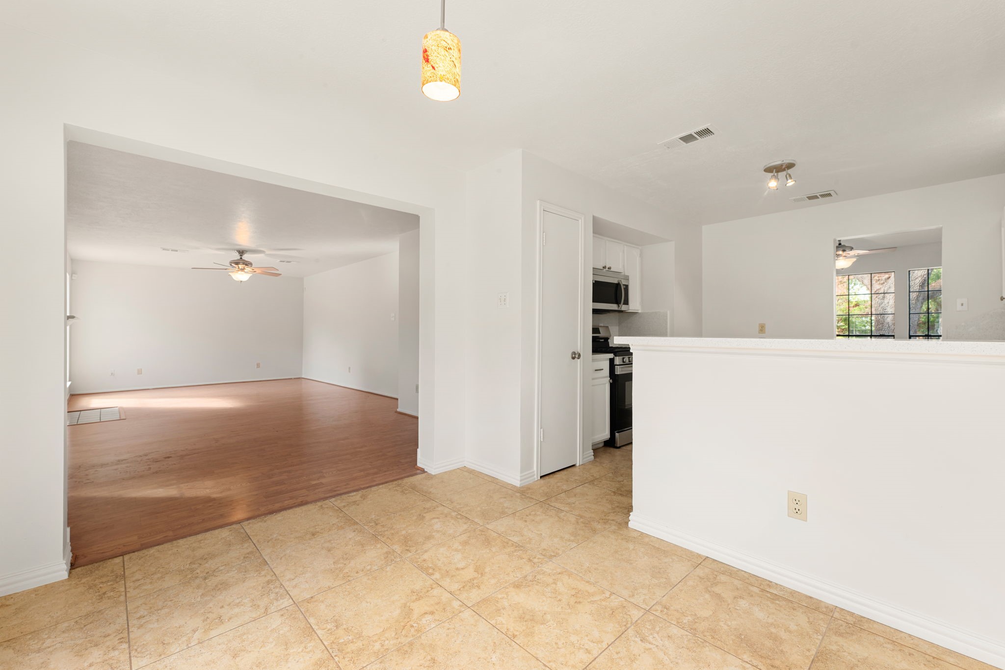 3522 Southdown Drive, Pearland, TX 77584