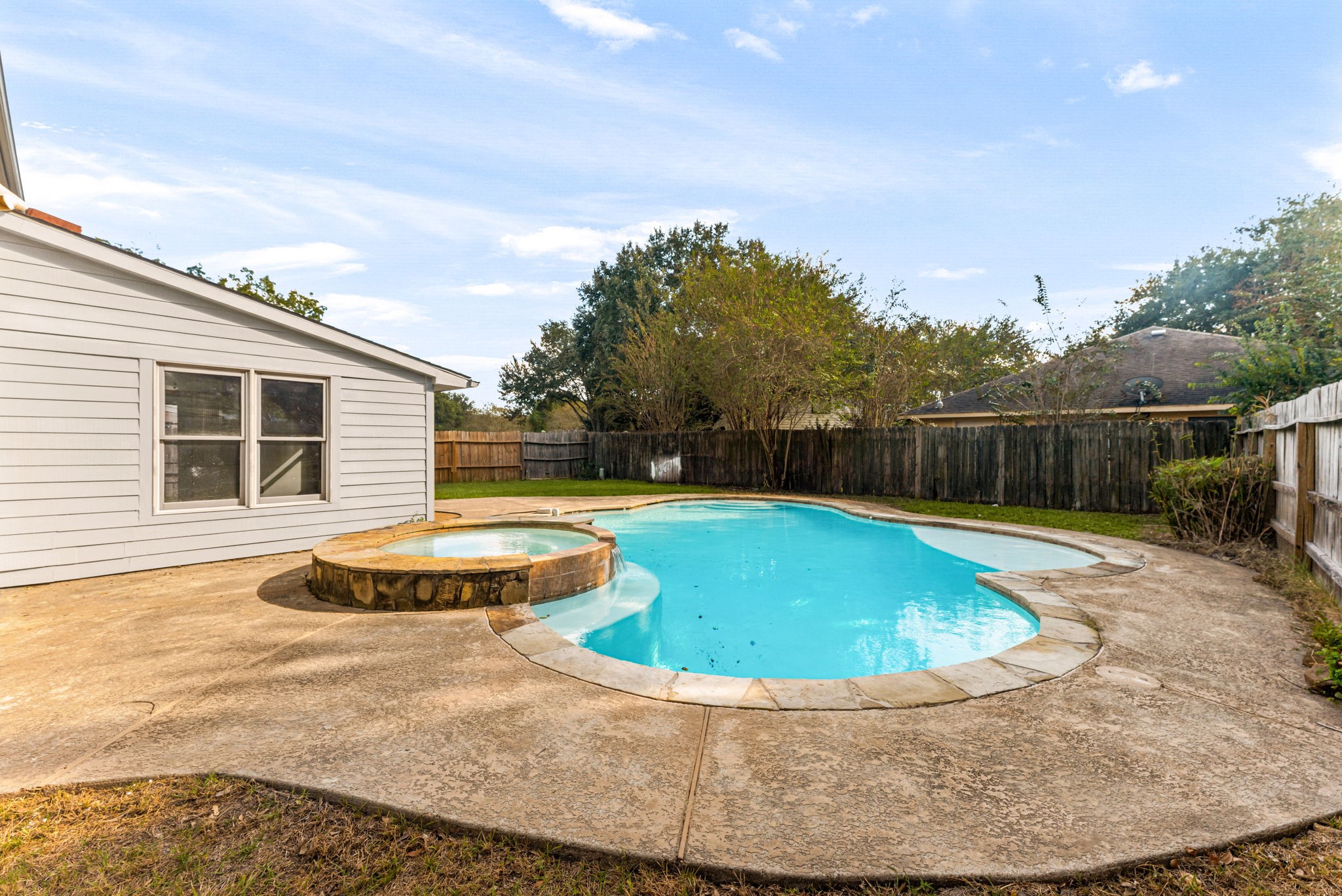 3522 Southdown Drive, Pearland, TX 77584