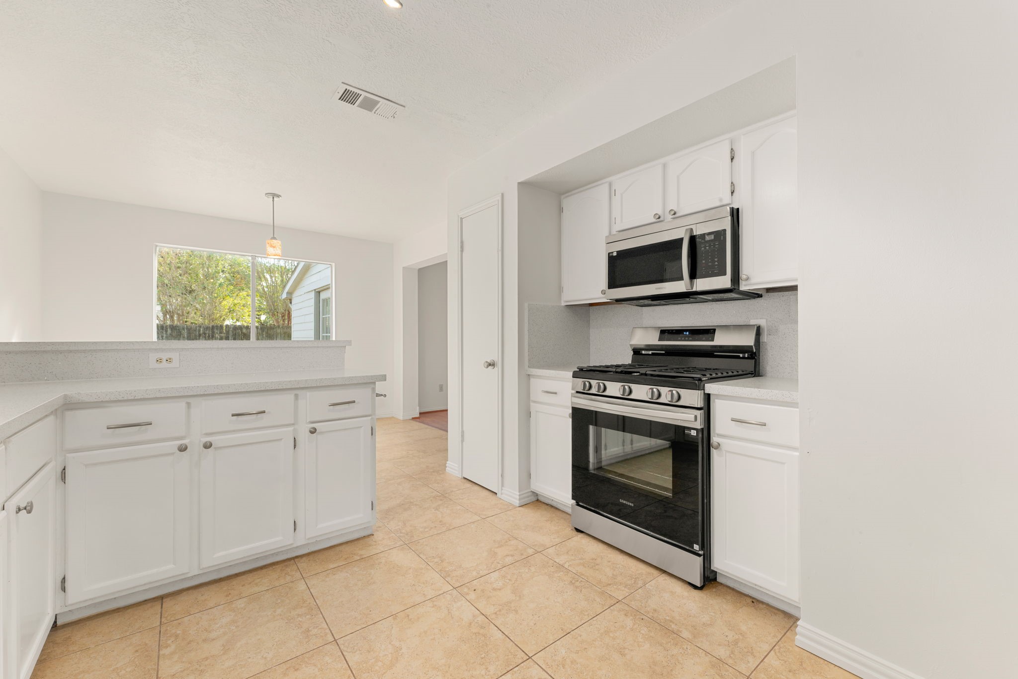 3522 Southdown Drive, Pearland, TX 77584