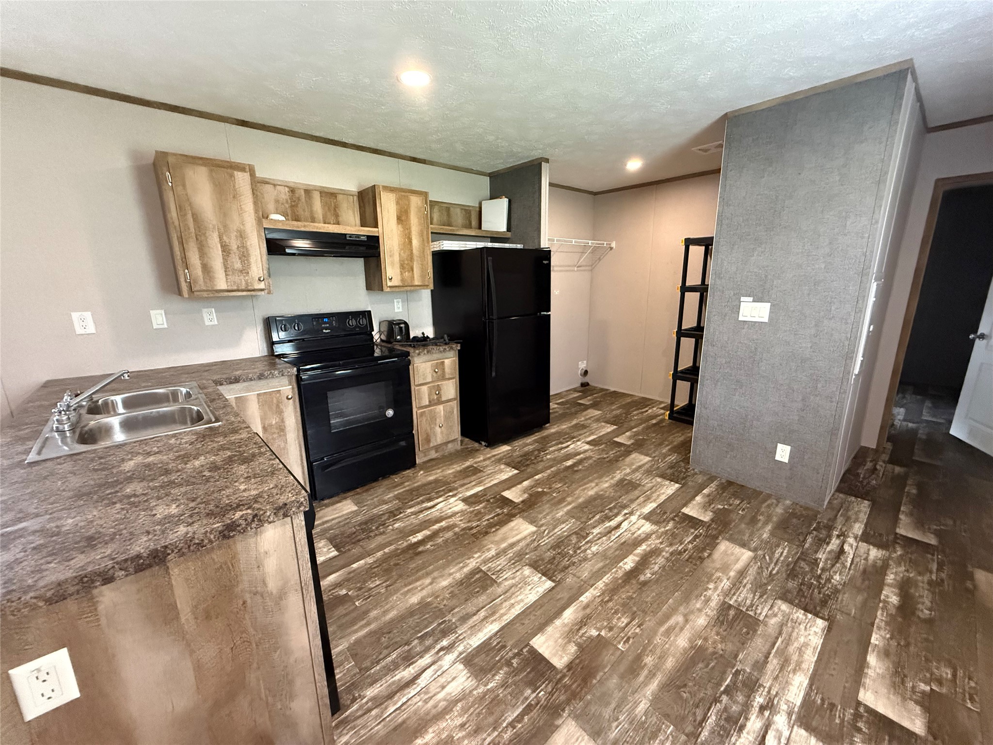 2243 County Road 130, Pearland, TX 77581 2243 County Road 130, Pearland, TX 77581