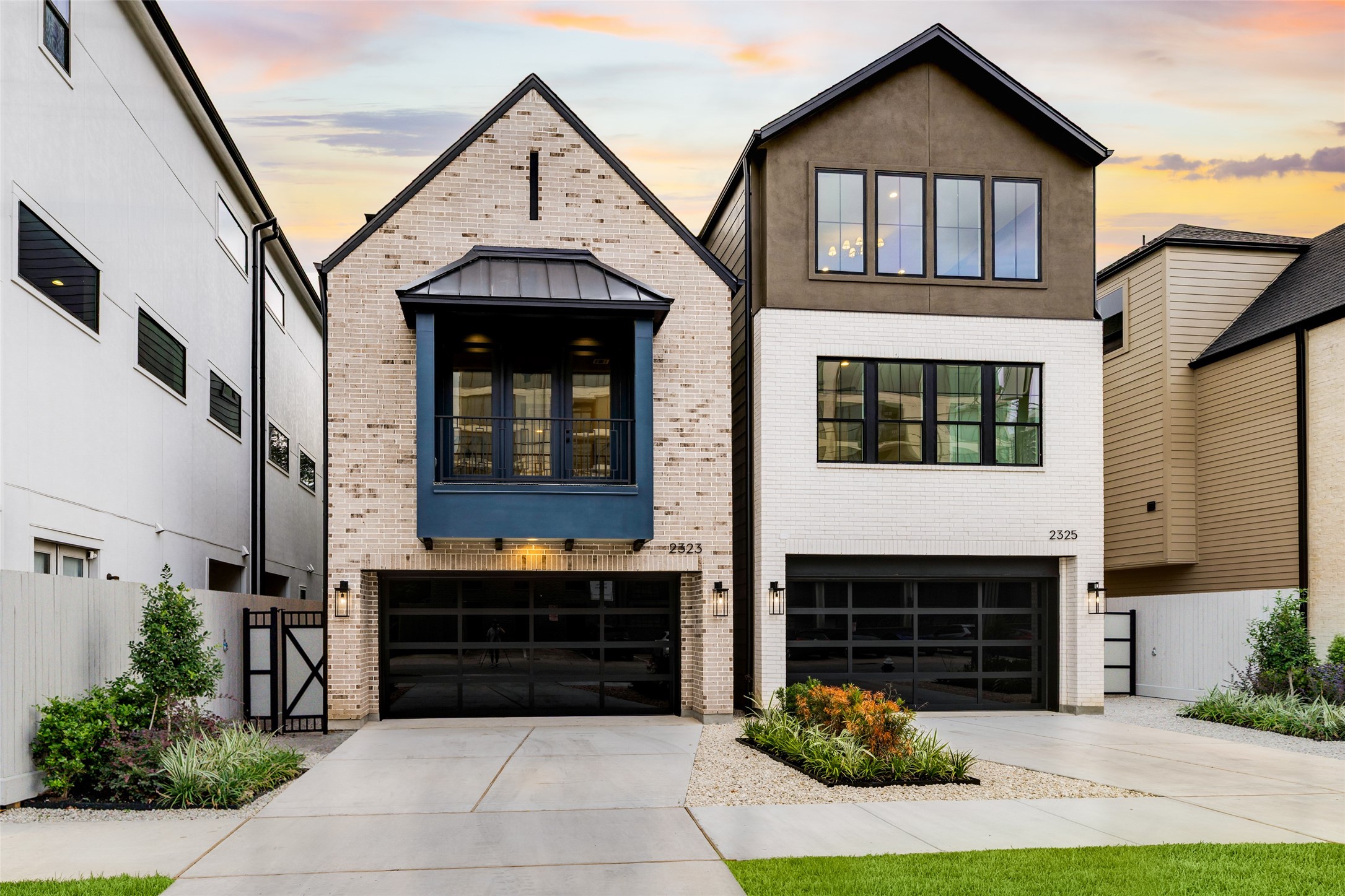 Mazzarino is the 2023 Custom Builder of the Year by GHBA. Built-in the desirable Upper Kirby area. This residence features all of the high-end finishes youve come to expect from Mazzarino. A balance of luxury & modern-day living. This new luxury, energy-efficient home features 1st-floor living, kitchen wine bar, game rm w/dry bar, private driveway, and a modest backyard. Finishes include natural stone/quartz counters, Fisher Paykel appl, luxurious primary closet, engineered wood floors &more!