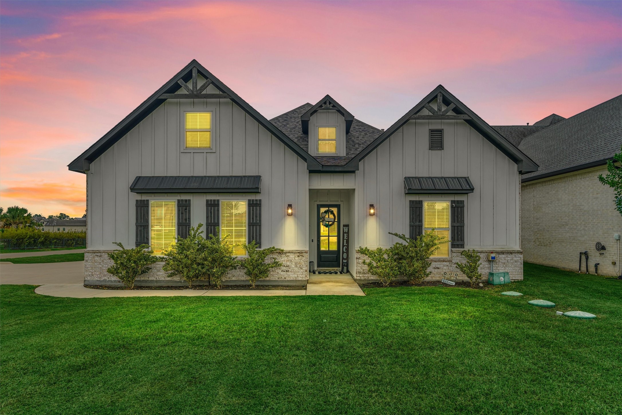 Welcome home to 11609 Grand View!