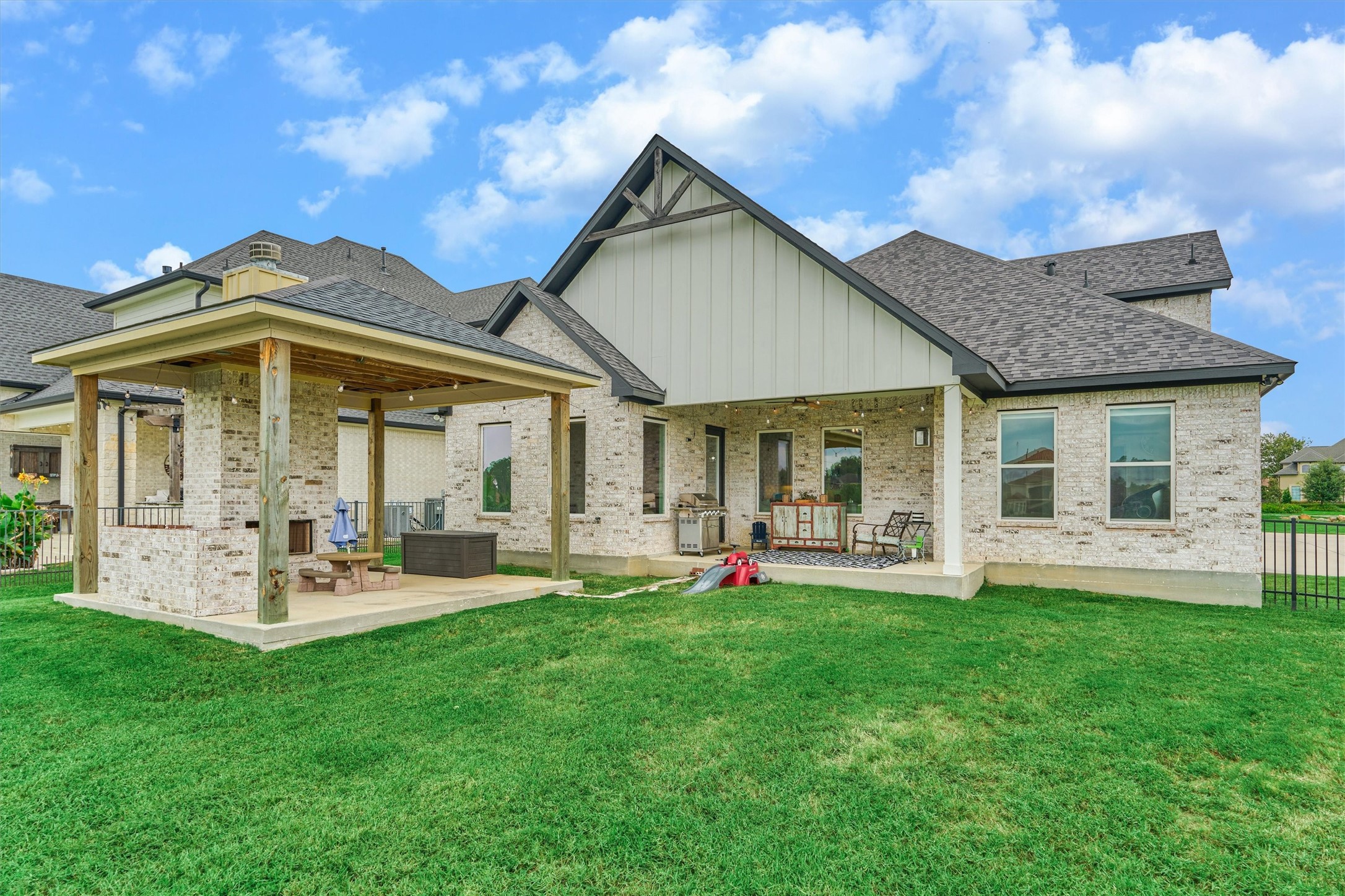 The backyard entertaining area has plenty of room for you to make it your own!