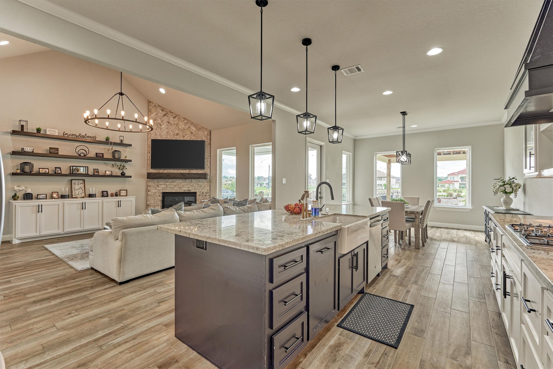 A wonderful space to enjoy your family and guests.