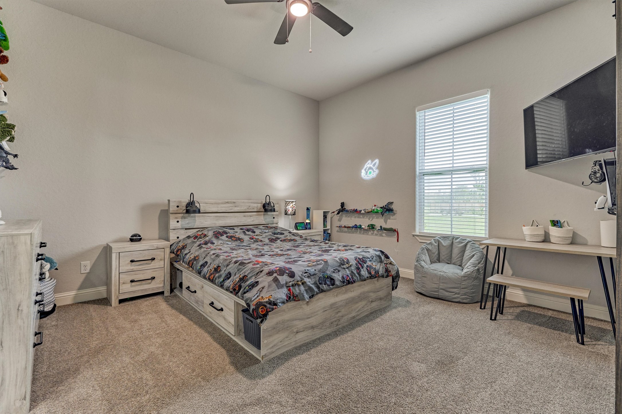 Second bedroom that has a jack n Jill style bathroom attached