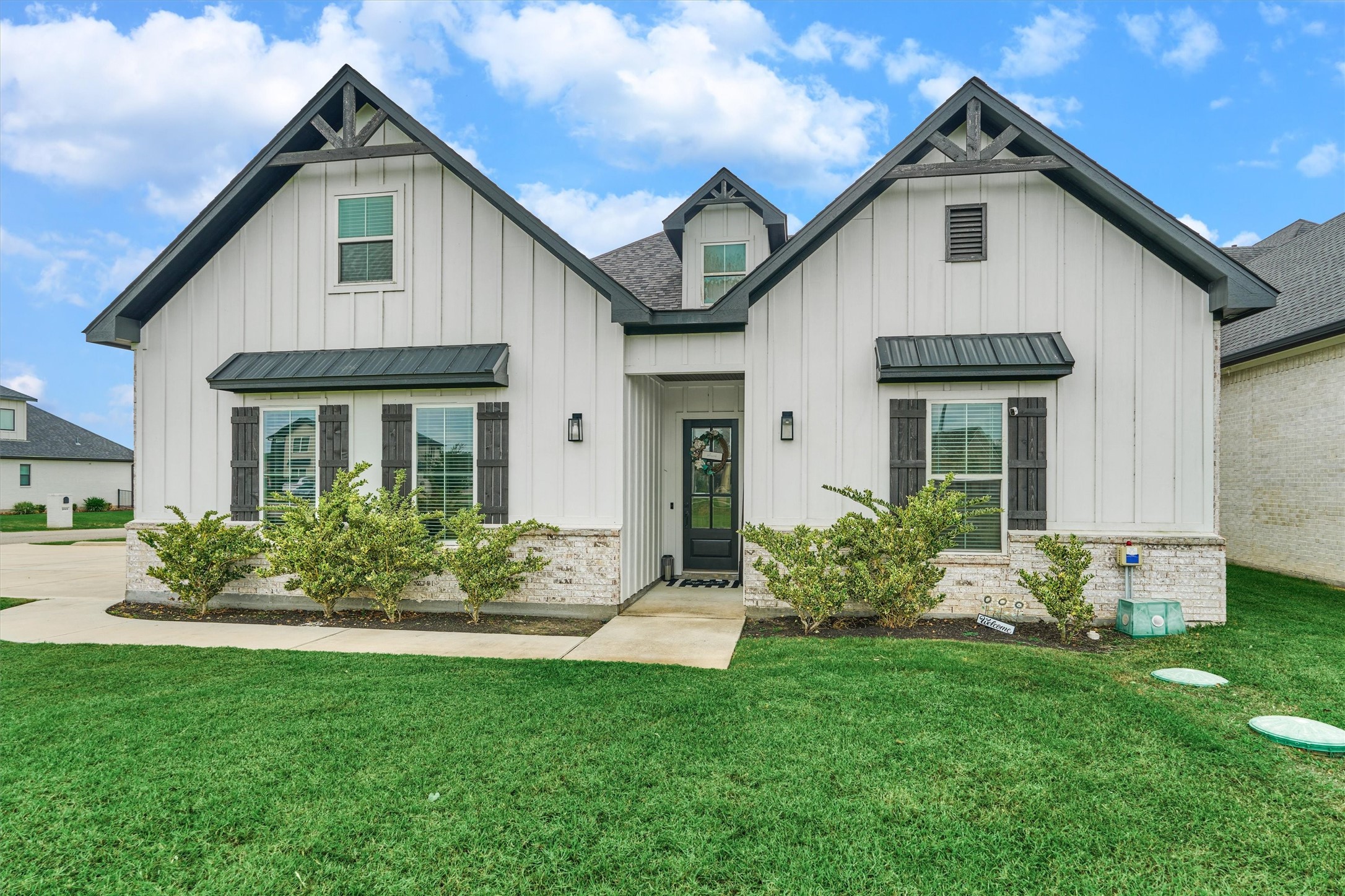 A beautiful entry to your new home!