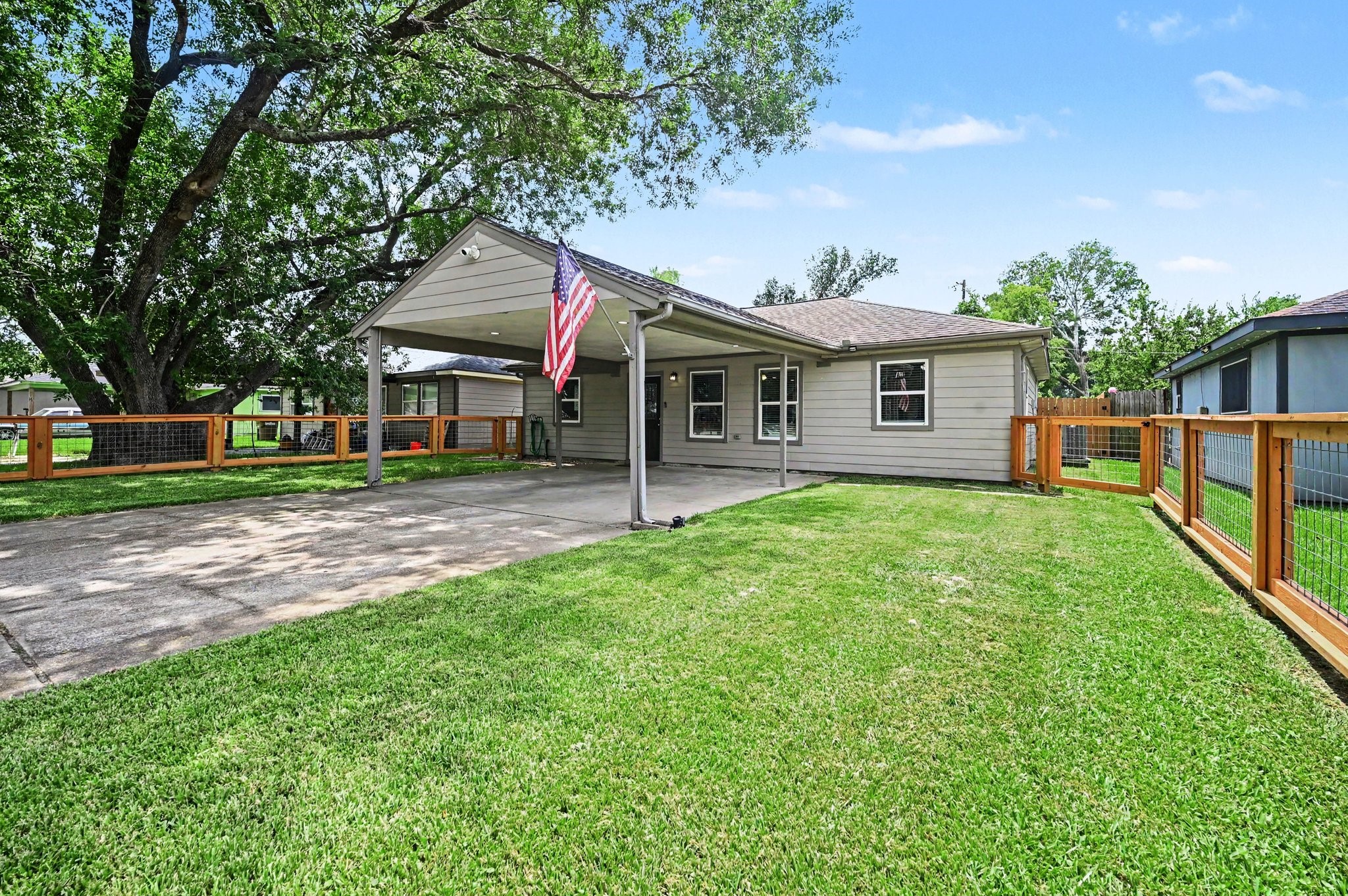 Welcome to your private retreat in Dickinson! This beautifully updated 2-bedroom, 2-bathroom home is tucked away on a quiet dead-end street with no HOA, offering the perfect blend of comfort, and privacy.