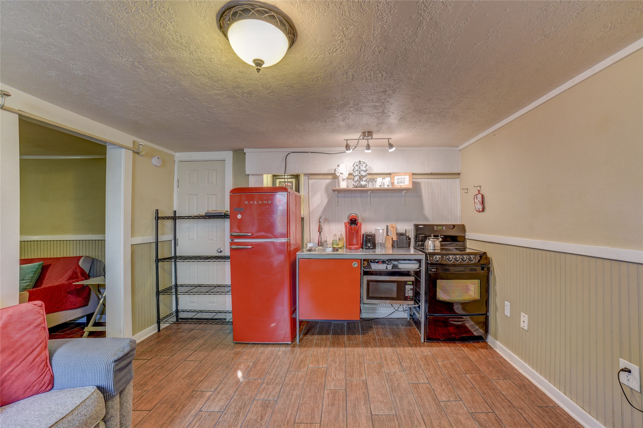 1206 17th Street, #B, Galveston, TX 77550