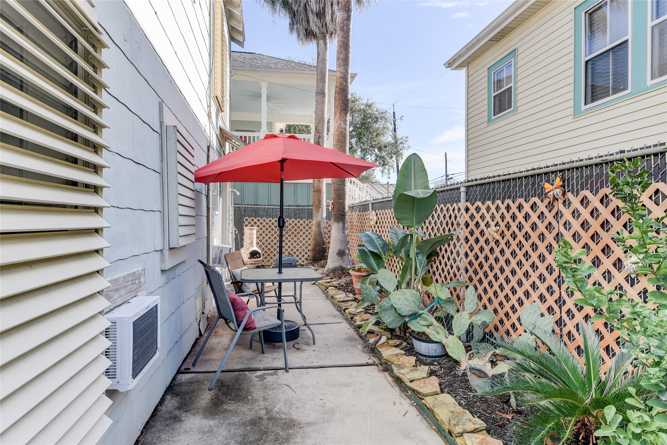 1206 17th Street, #B, Galveston, TX 77550