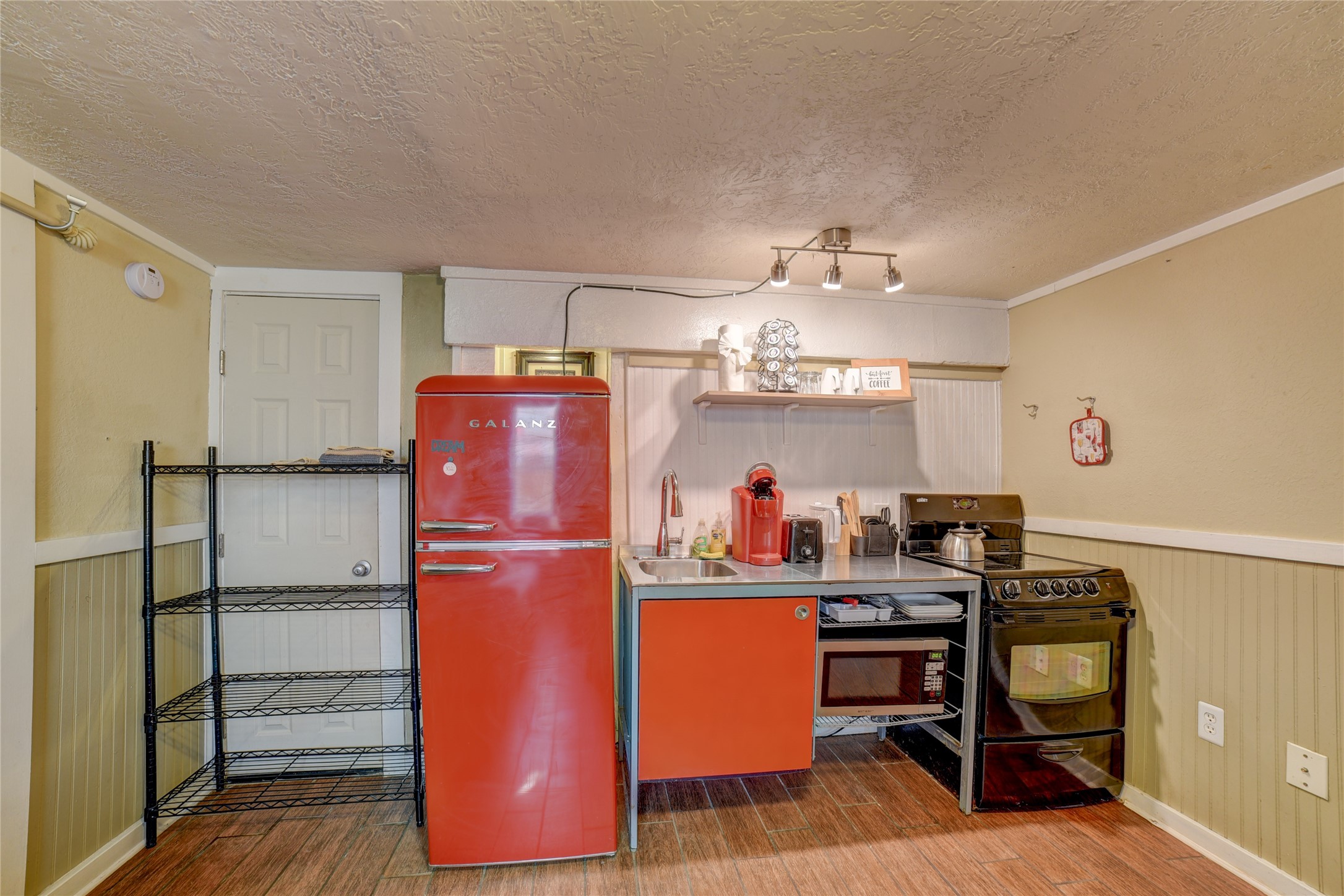 1206 17th Street, #B, Galveston, TX 77550