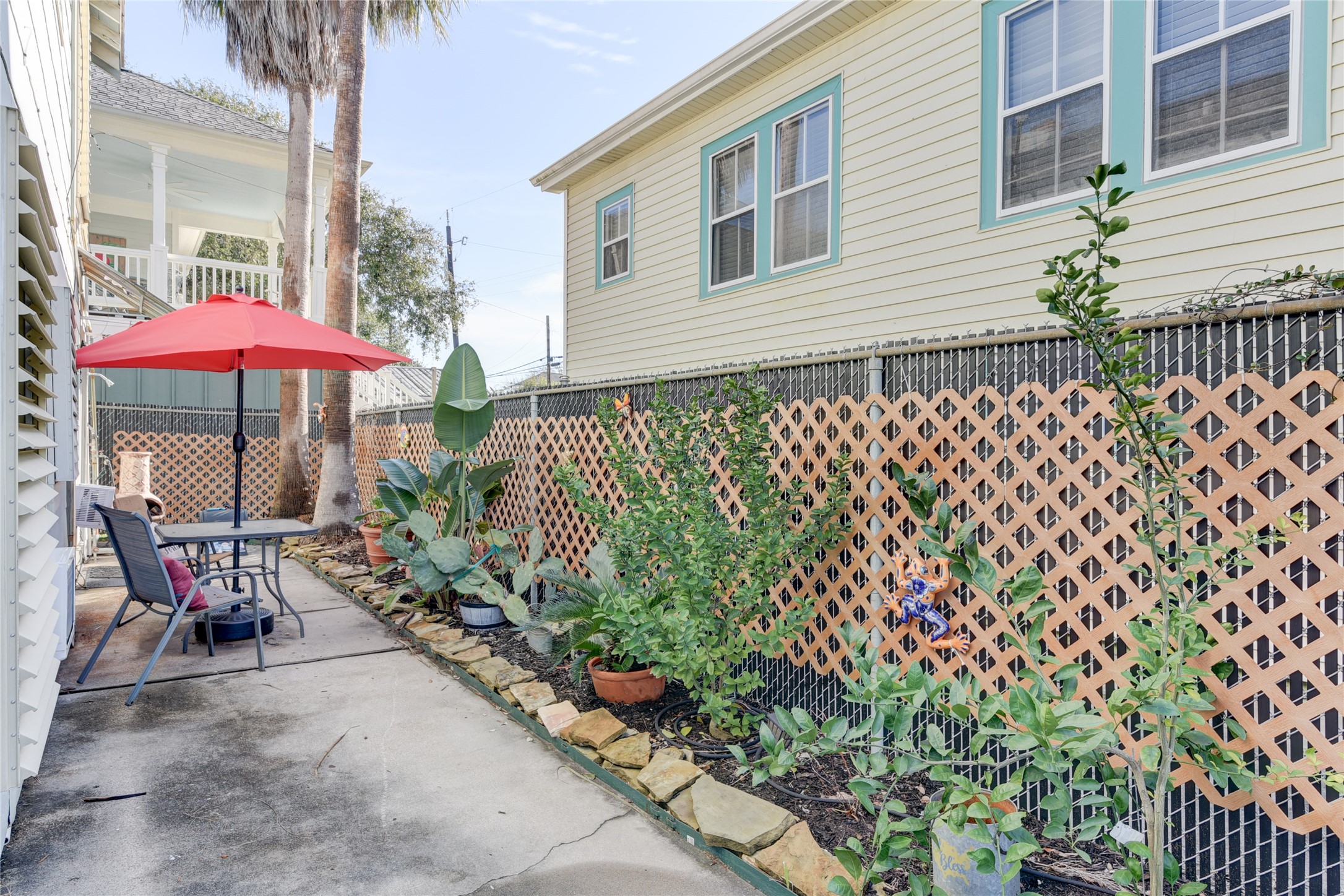 1206 17th Street, #B, Galveston, TX 77550