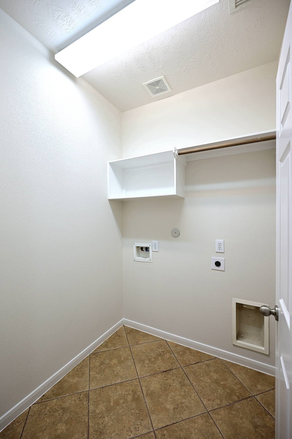 9007 Kinnel Lane, Tomball, TX 77375 9007 Kinnel Lane, Tomball, TX 77375