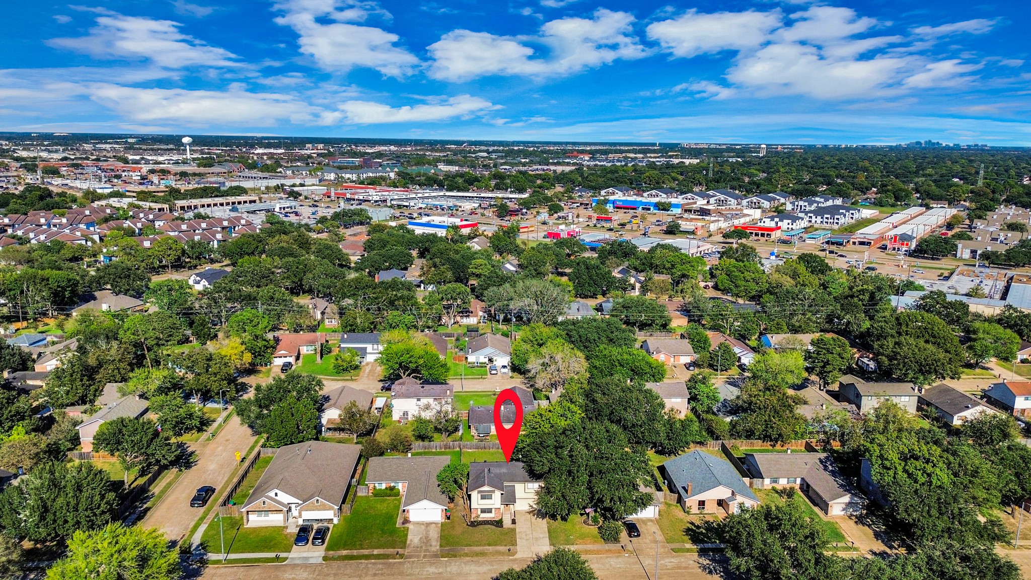 Welcome to Silverstone, where mature trees, established residential streets, and the convenience of Katy living come together.