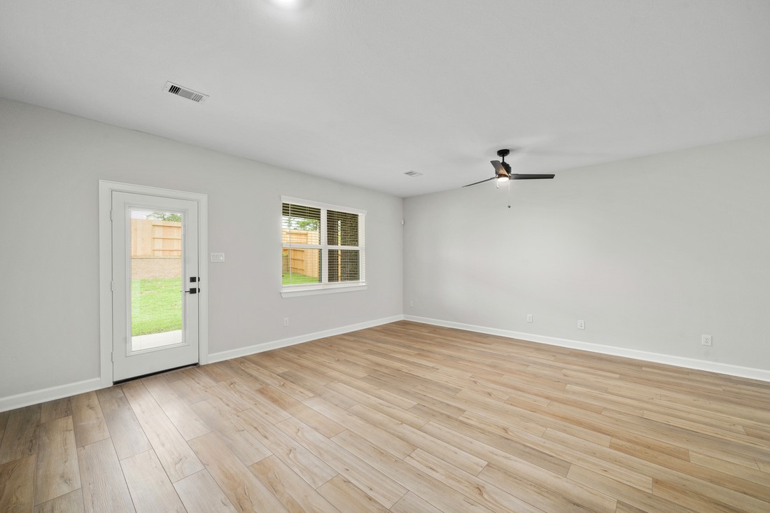 6015 Diamond Leaf Court, Conroe, TX 77304