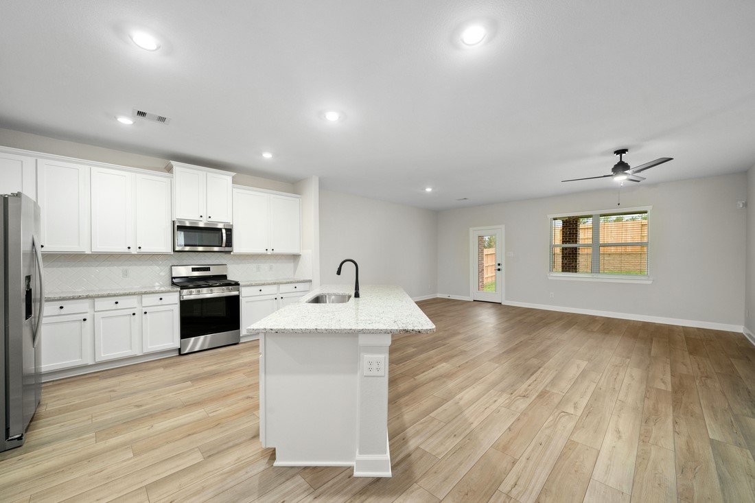 6015 Diamond Leaf Court, Conroe, TX 77304 6015 Diamond Leaf Court, Conroe, TX 77304