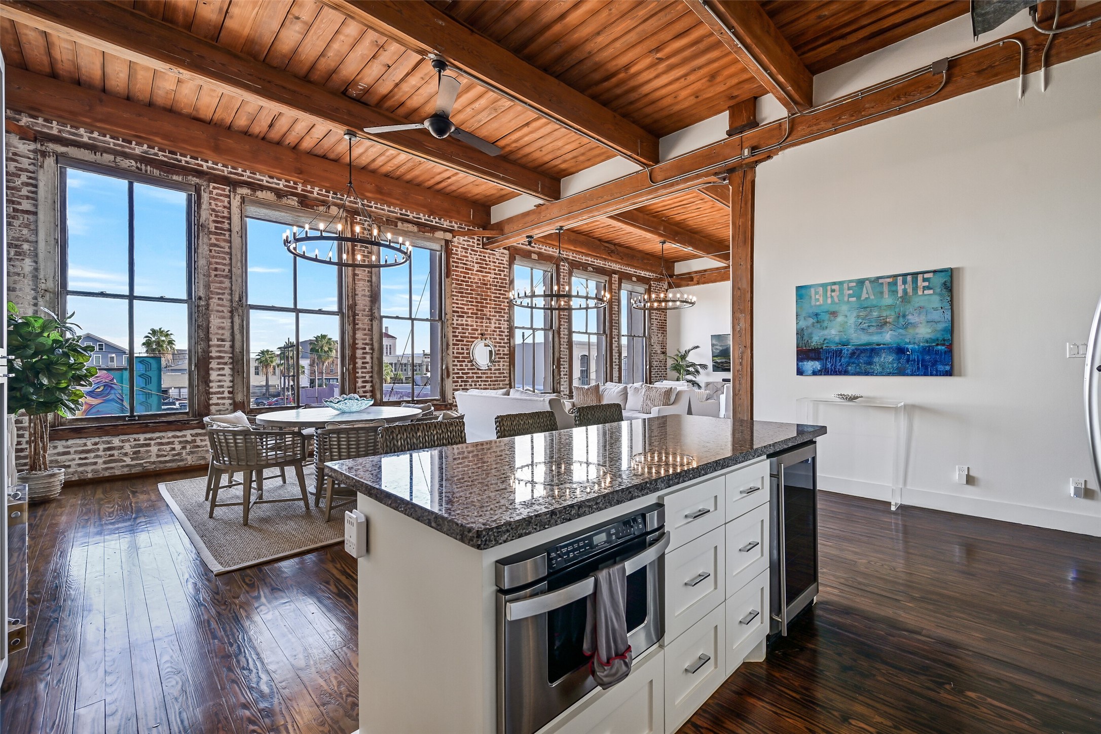 2400 Mechanic Street, #204, Galveston, TX 77550