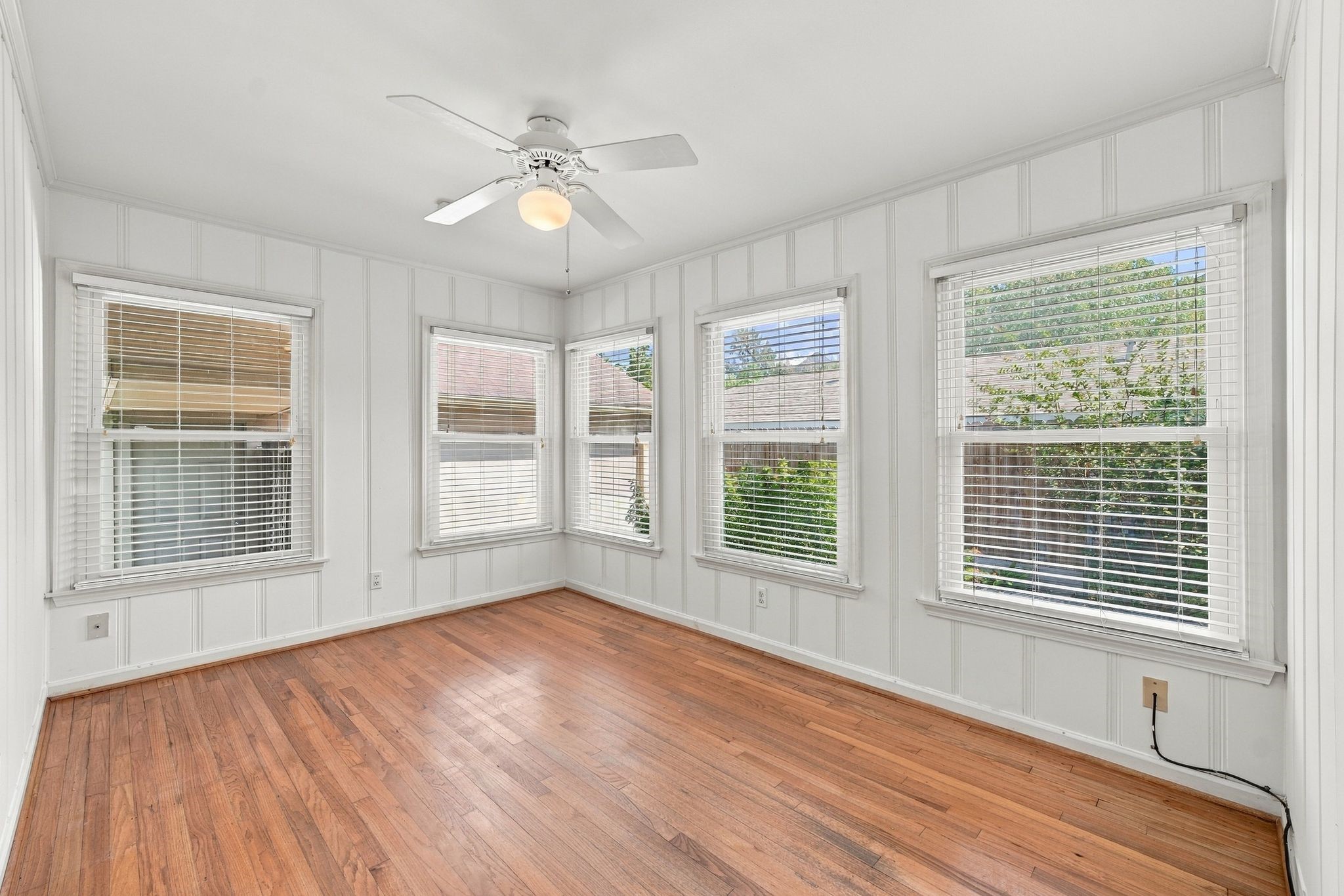 Extra room, sun room or office