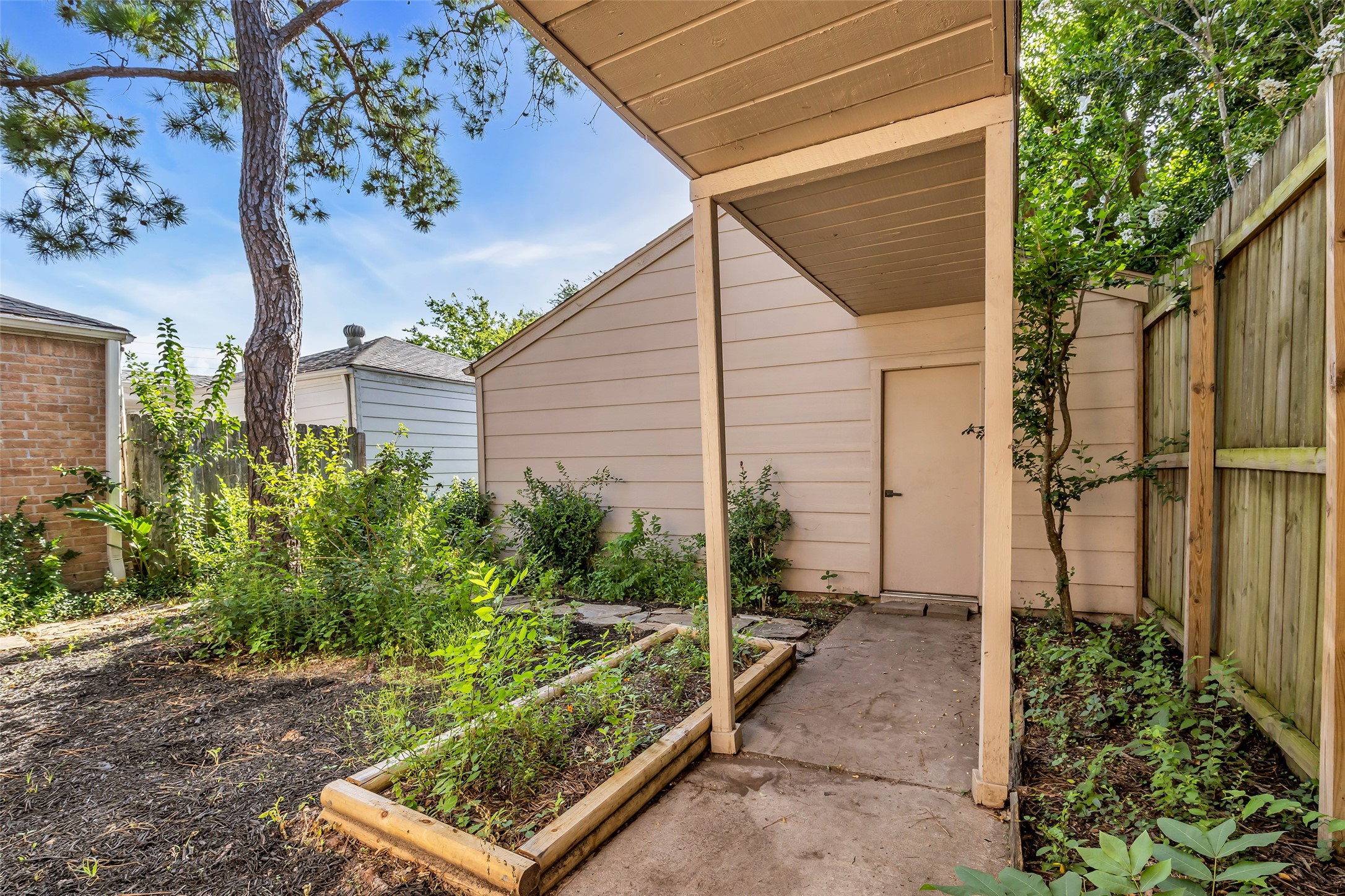 1907 Trixie Lane, Houston, TX 77042