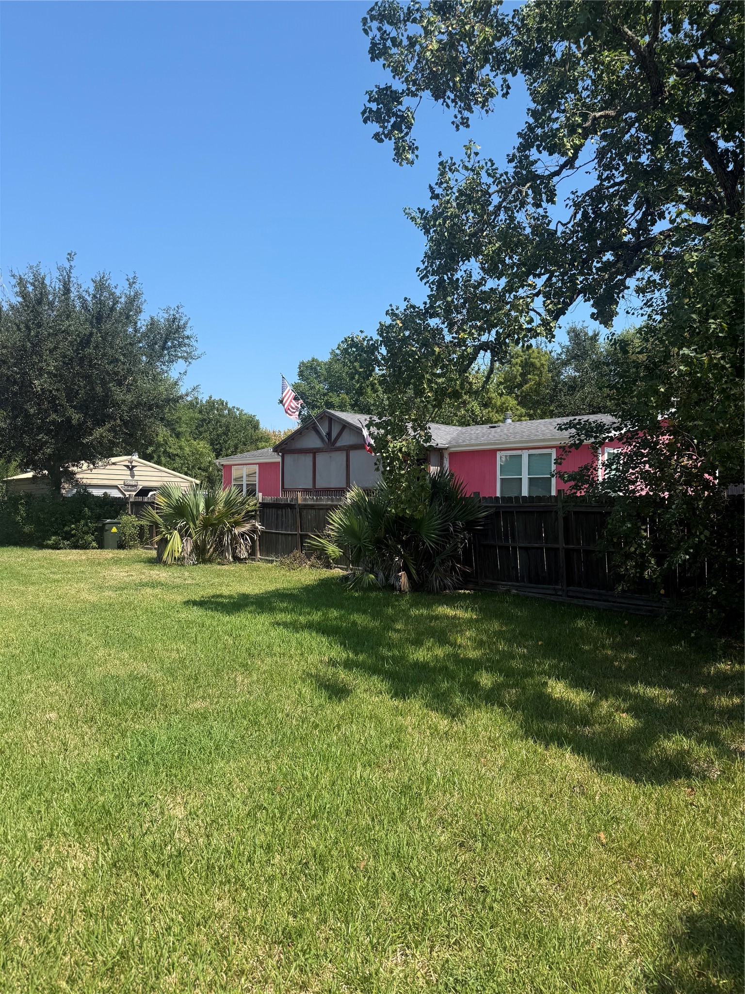 2446 Rue De Lafitte Drive, Dickinson, TX 77539