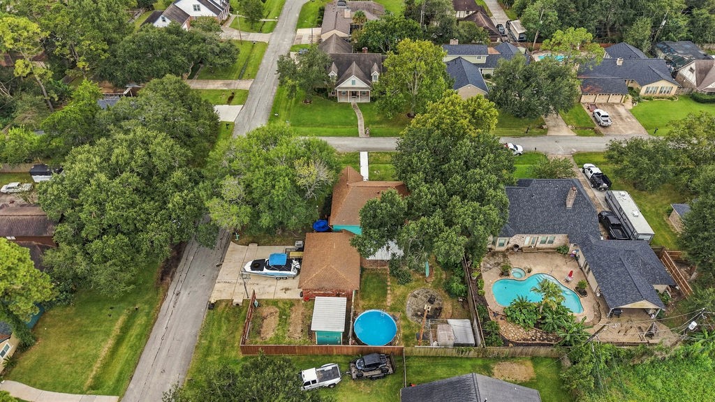 602 Renaldo Street, Dickinson, TX 77539