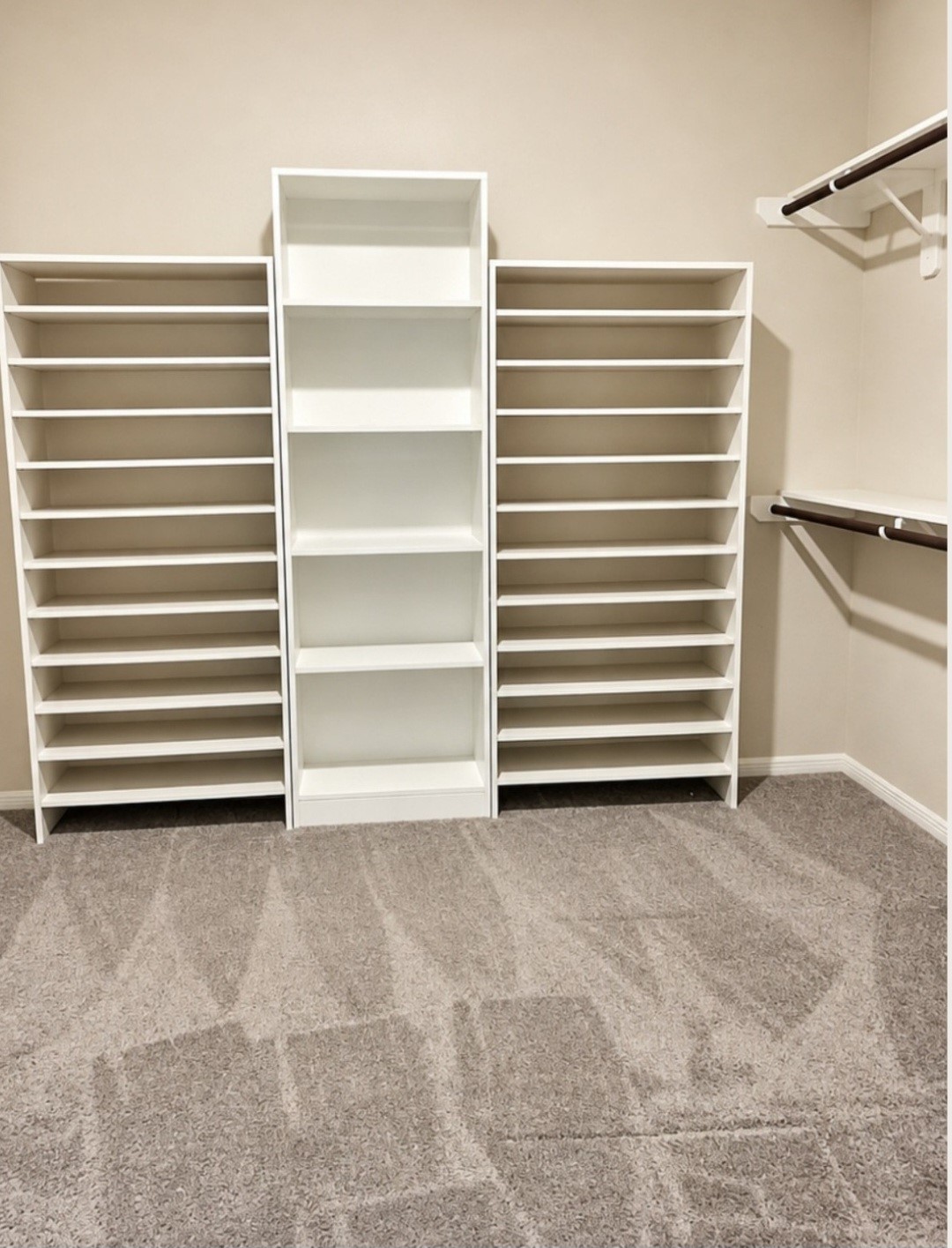WALKIN CLOSET