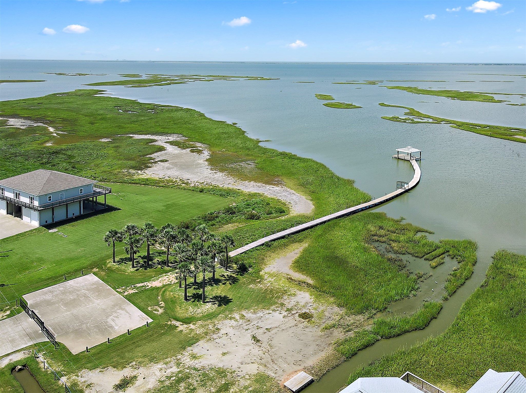 18815 Shaman Drive, Galveston, TX 77554