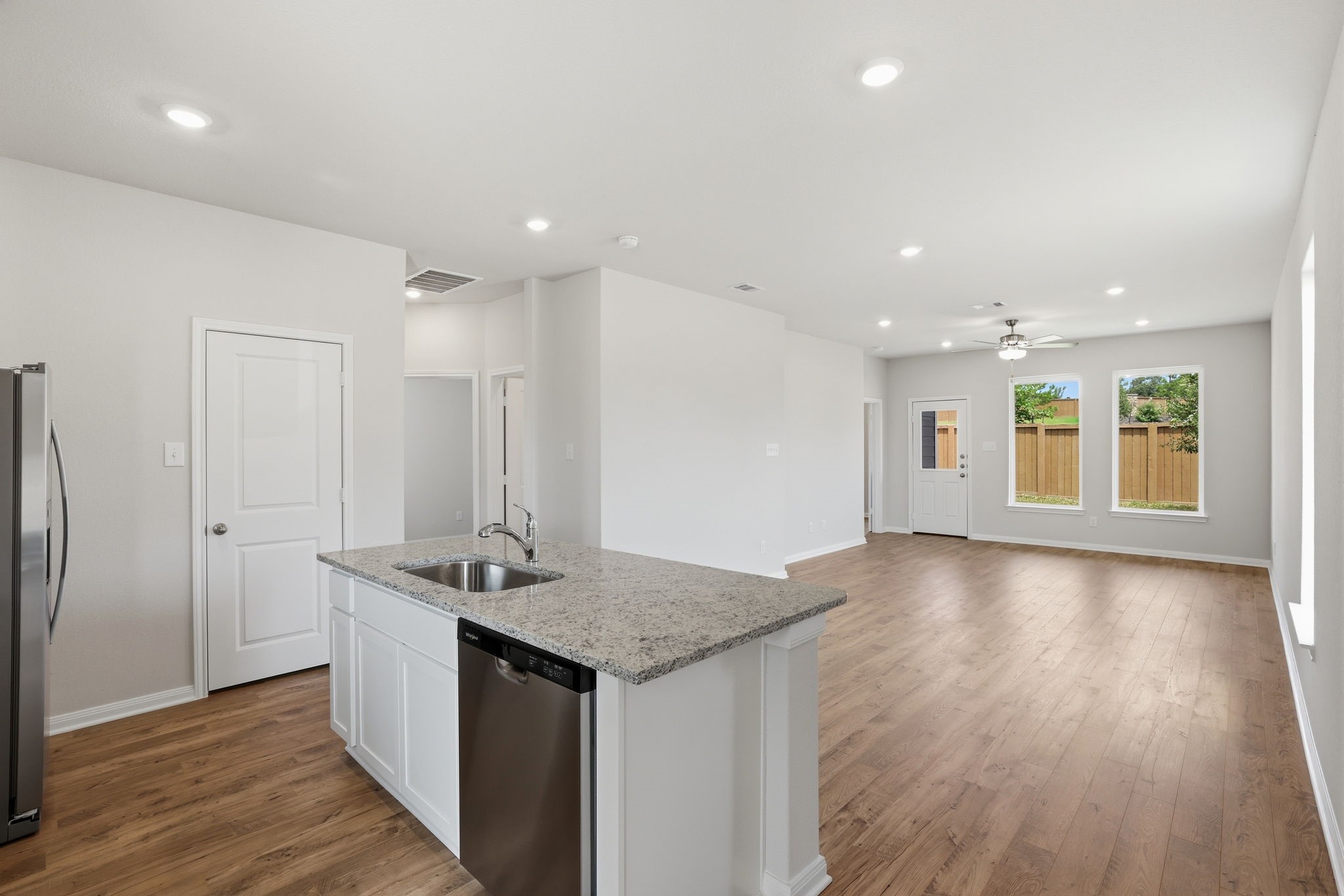 16450 Honeysuckle Hill Drive, Conroe, TX 77303