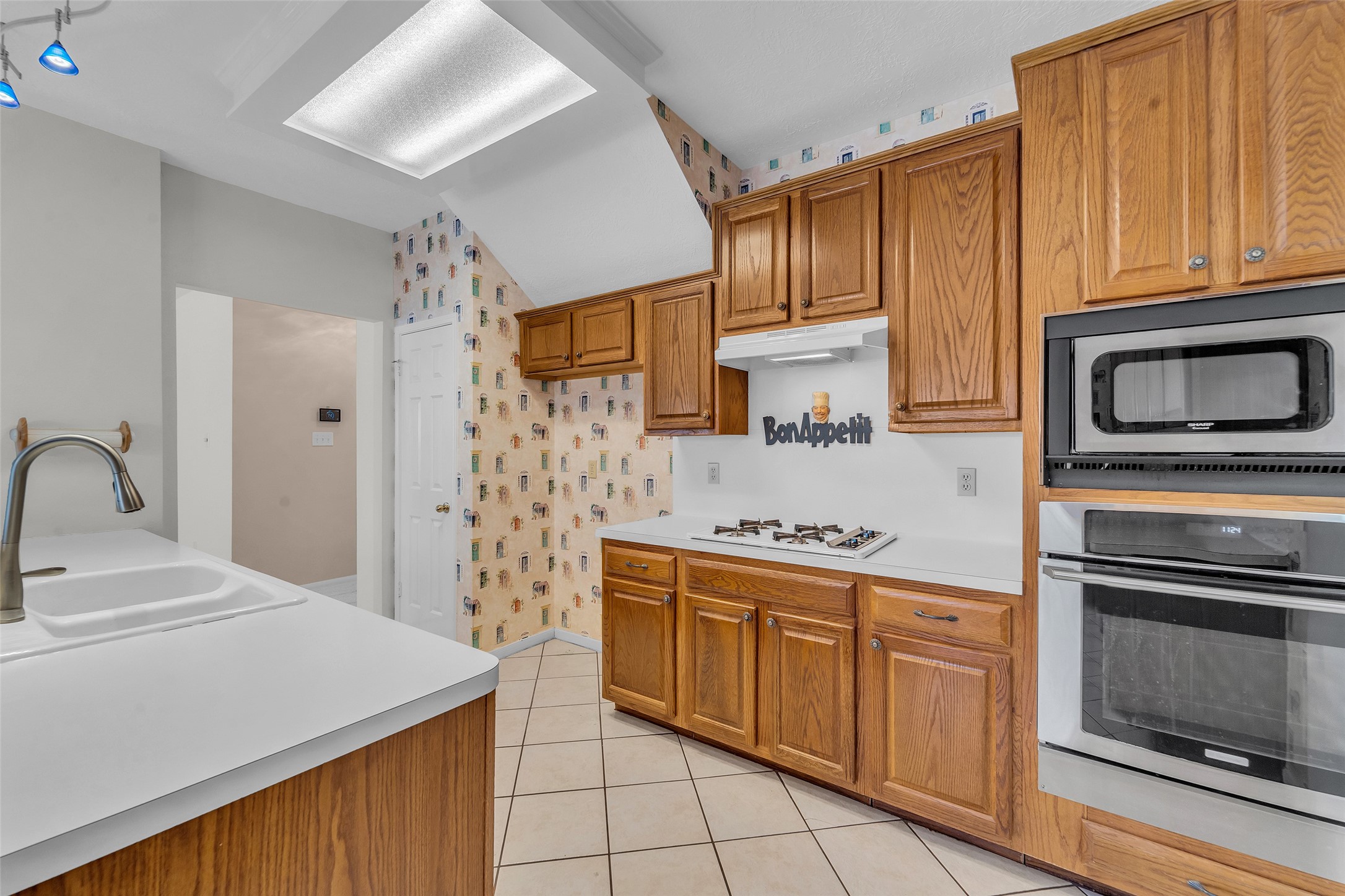 Upgraded built-in appliances.