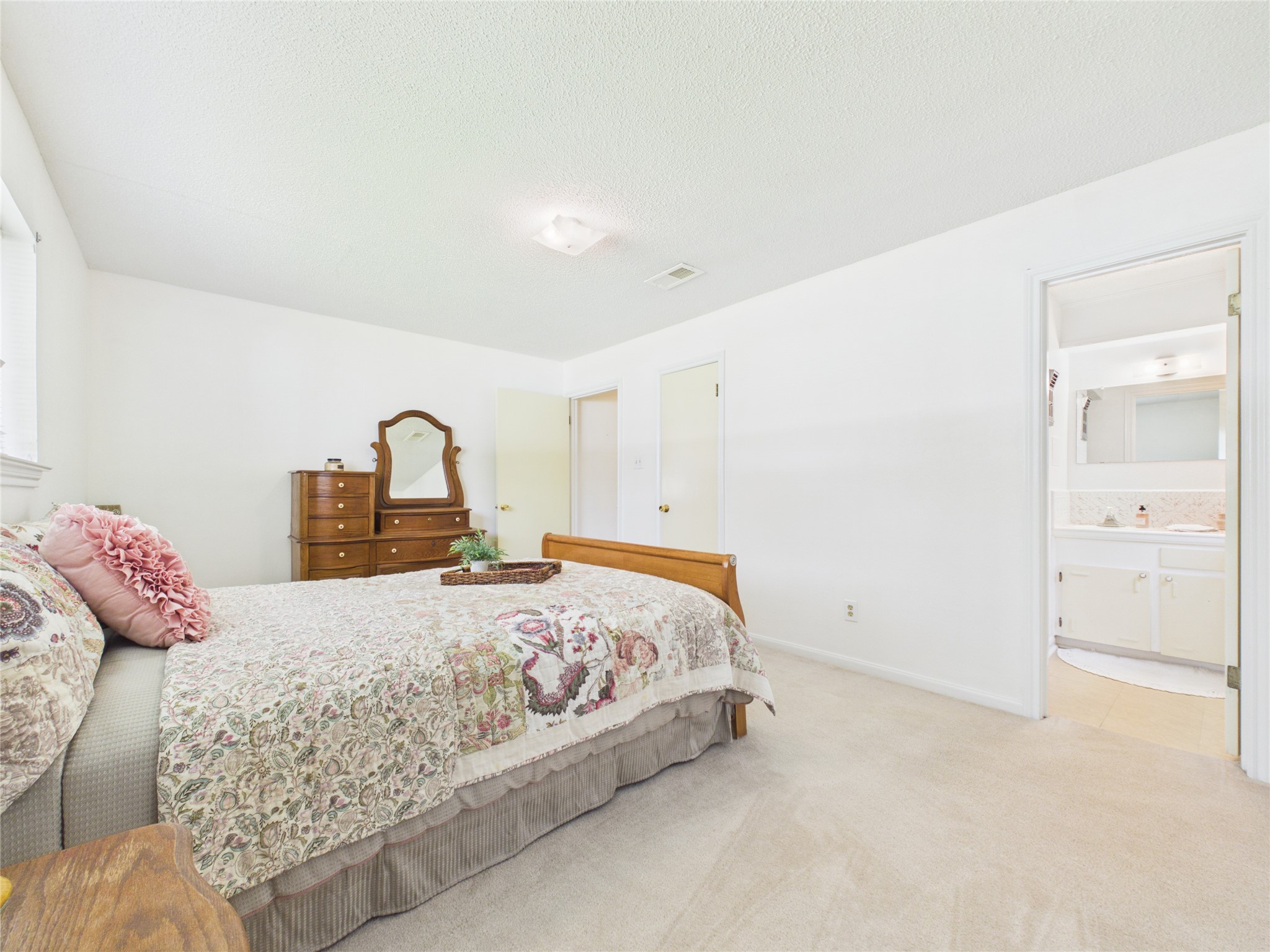 Primary suite and bathroom