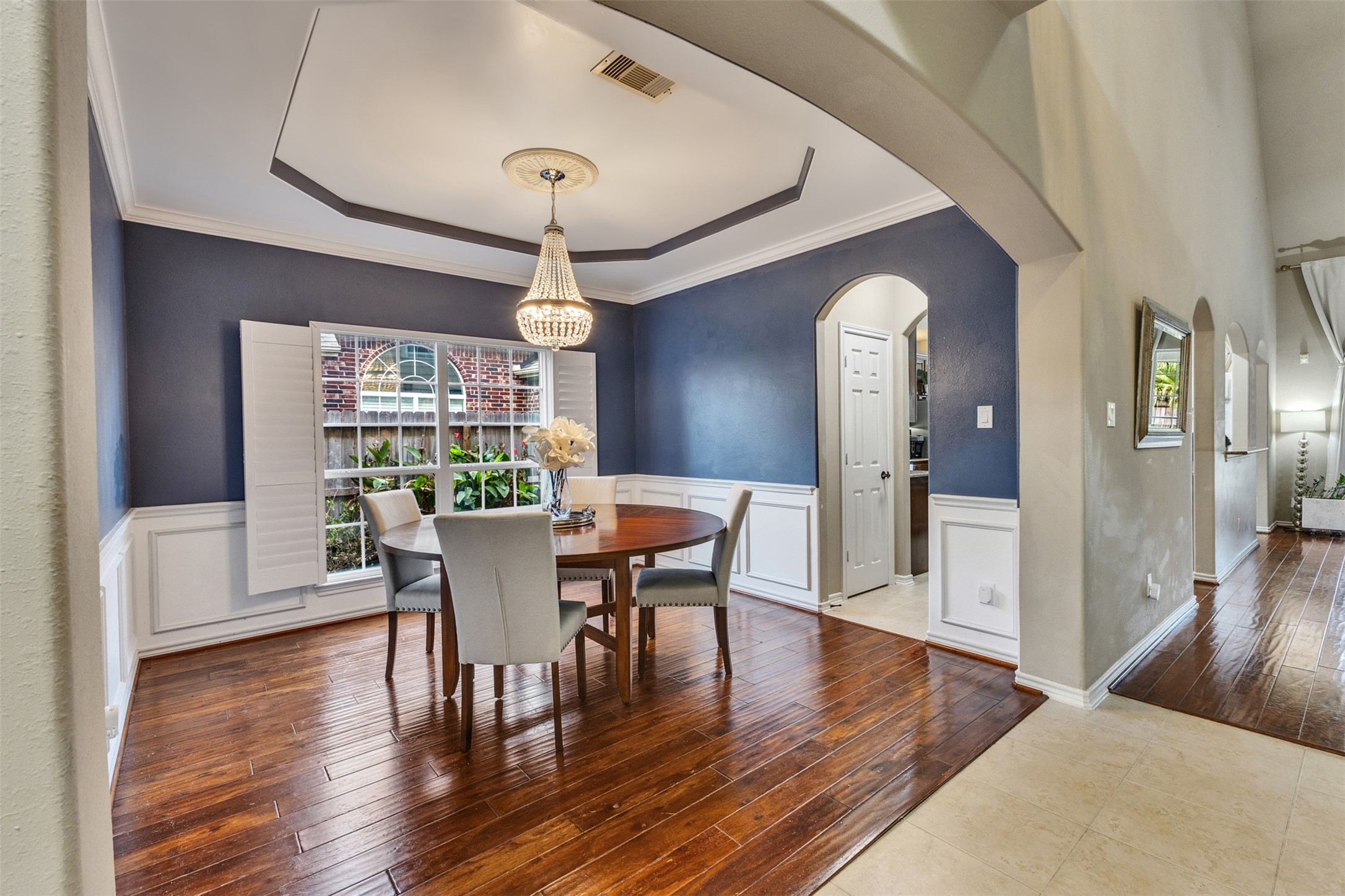 From holiday celebrations to intimate dinner parties, this elegant dining room is made for gathering and making memories.