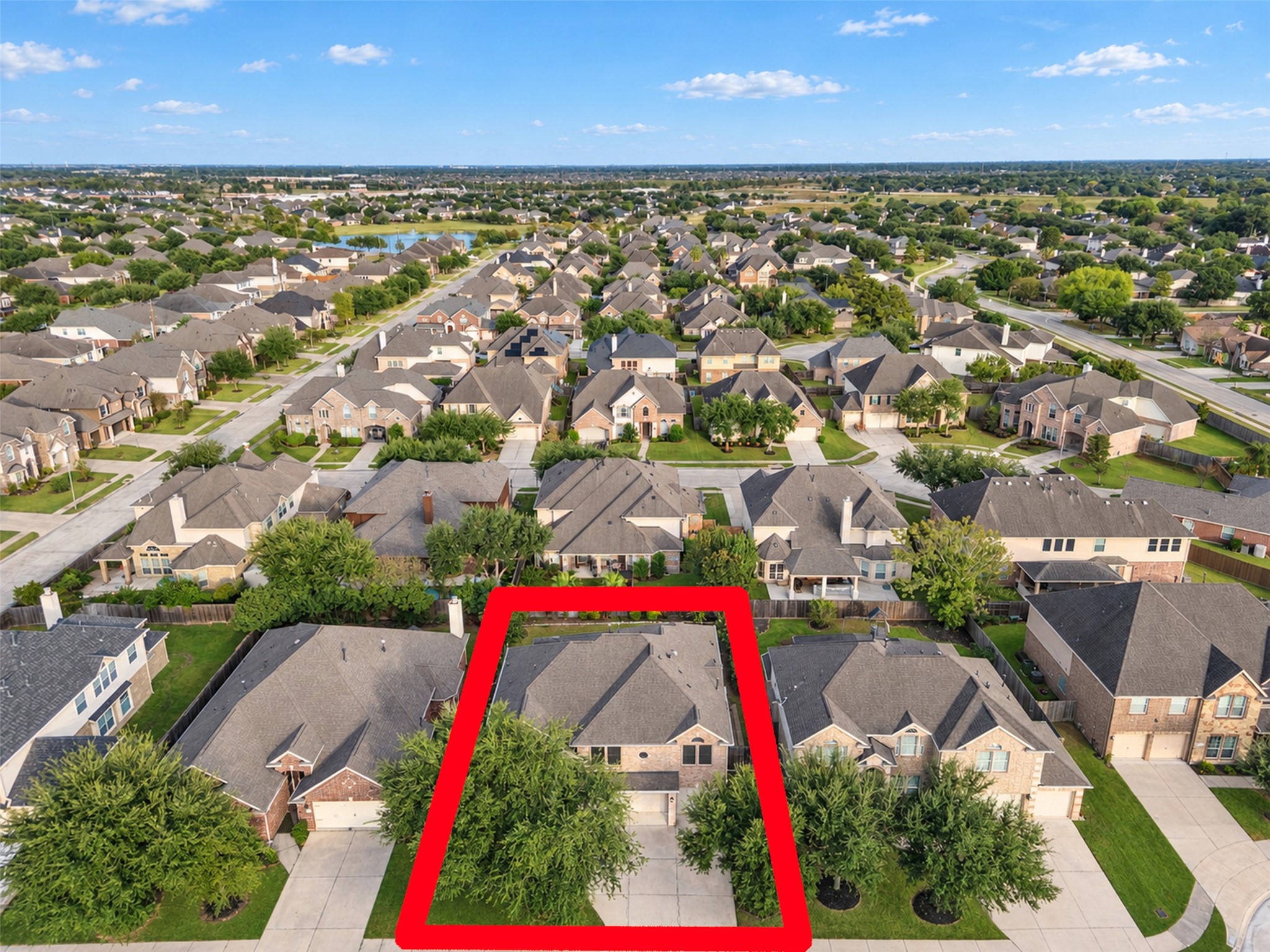 Enjoy the convenience of Stonebridge living, with easy access to Pearland ISD schools, nearby shopping, dining, and everyday essentials.