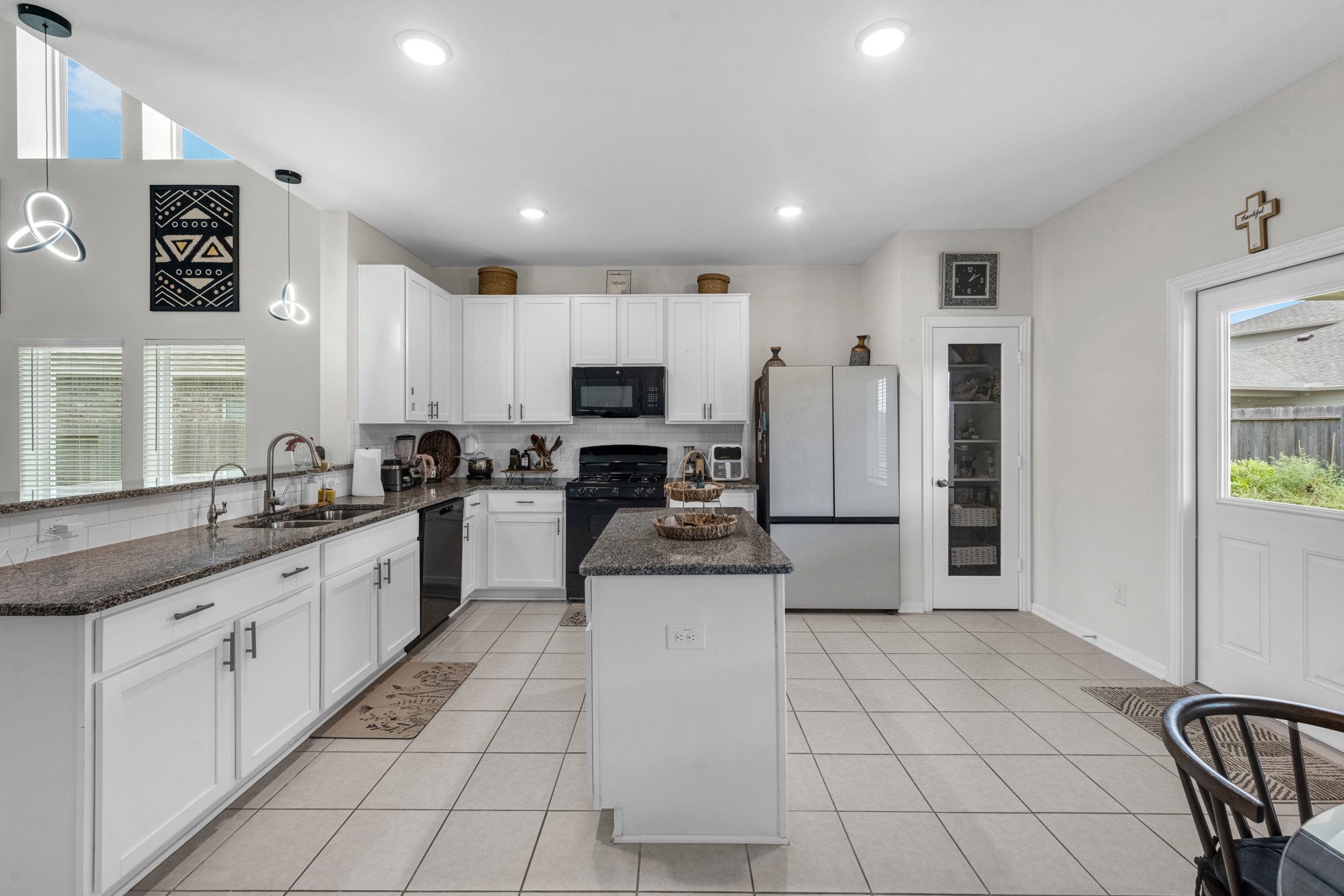 10502 Watershed Drive, Rosharon, TX 77583 10502 Watershed Drive, Rosharon, TX 77583