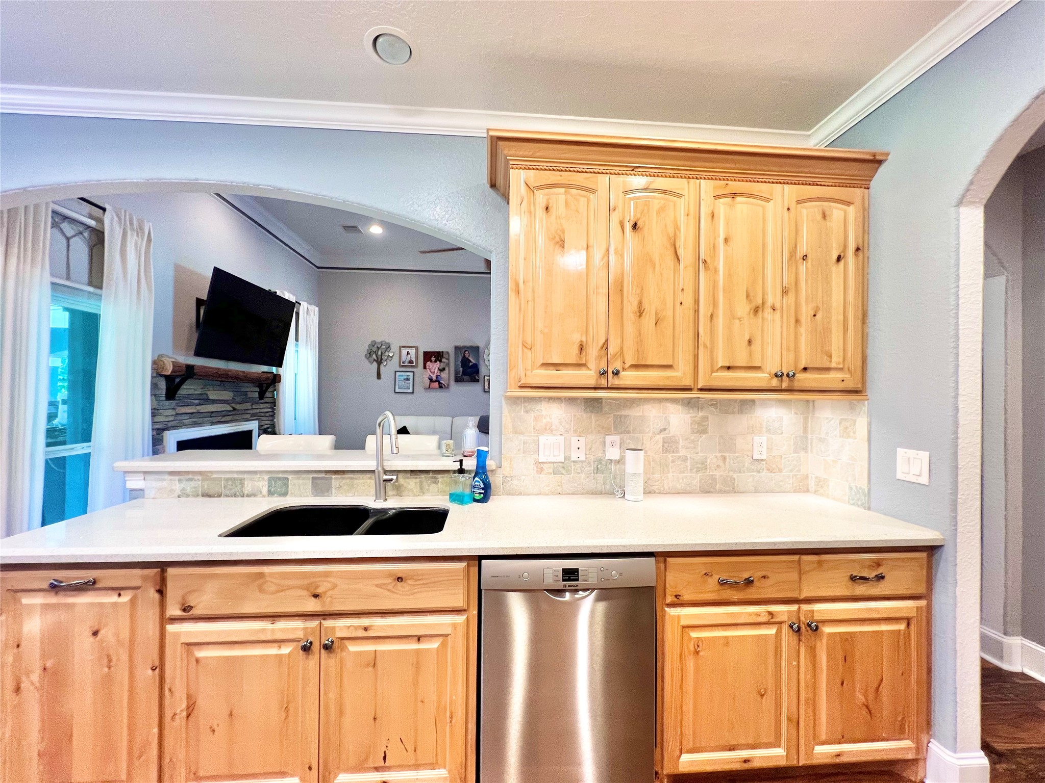 6714 Jay Road Road, Hitchcock, TX 77563