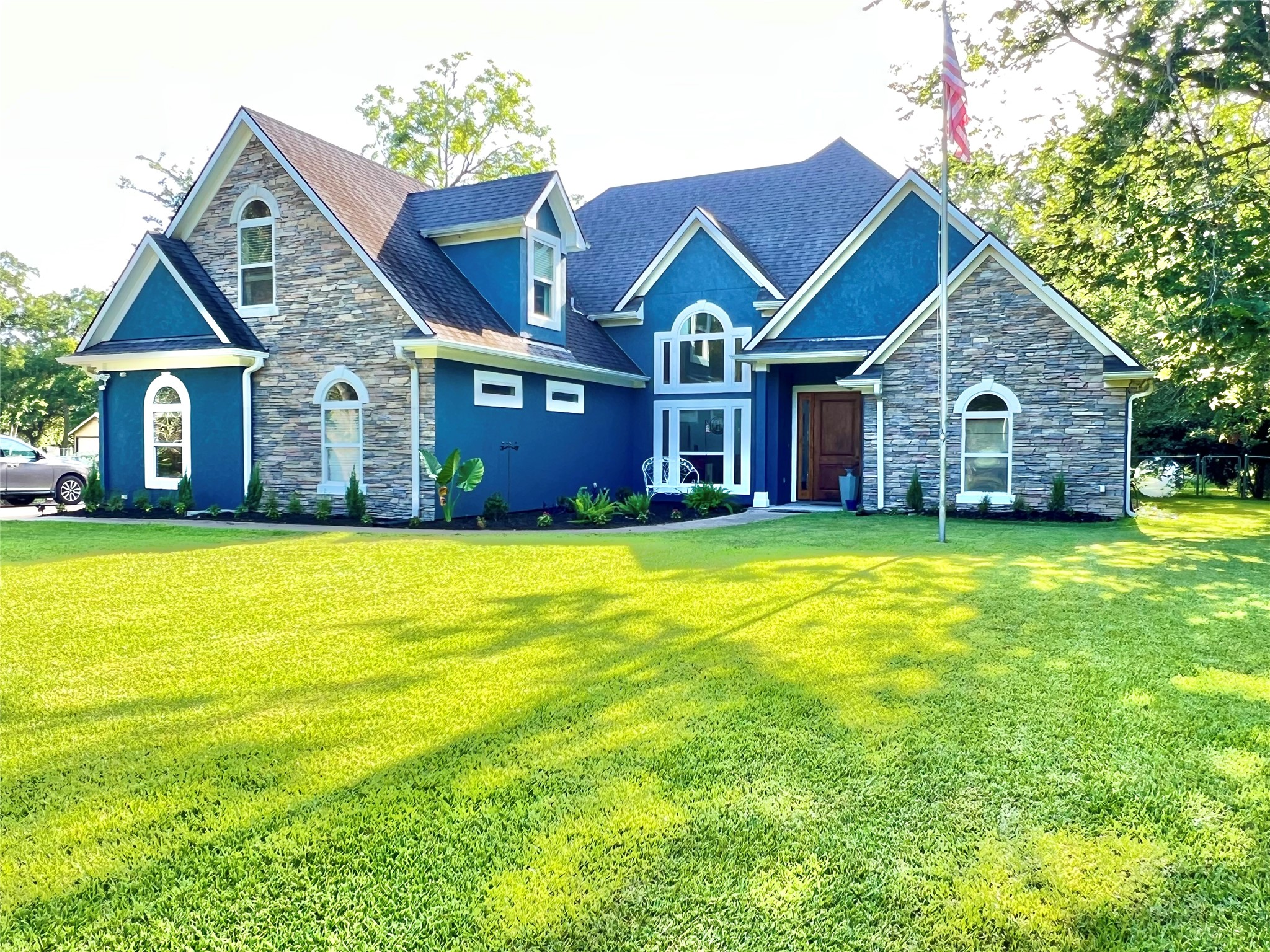 This Stately Home sits on Over 3 Acres This Stately Home sits on Over 3 Acres