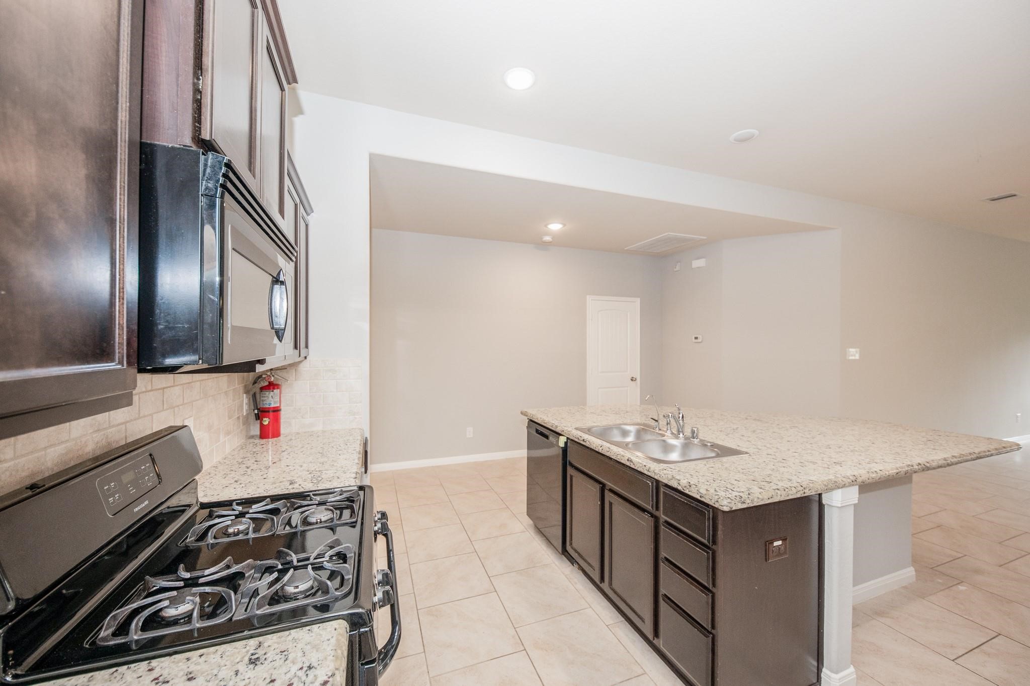 9531 Mcdowell Drive, Rosenberg, TX 77469