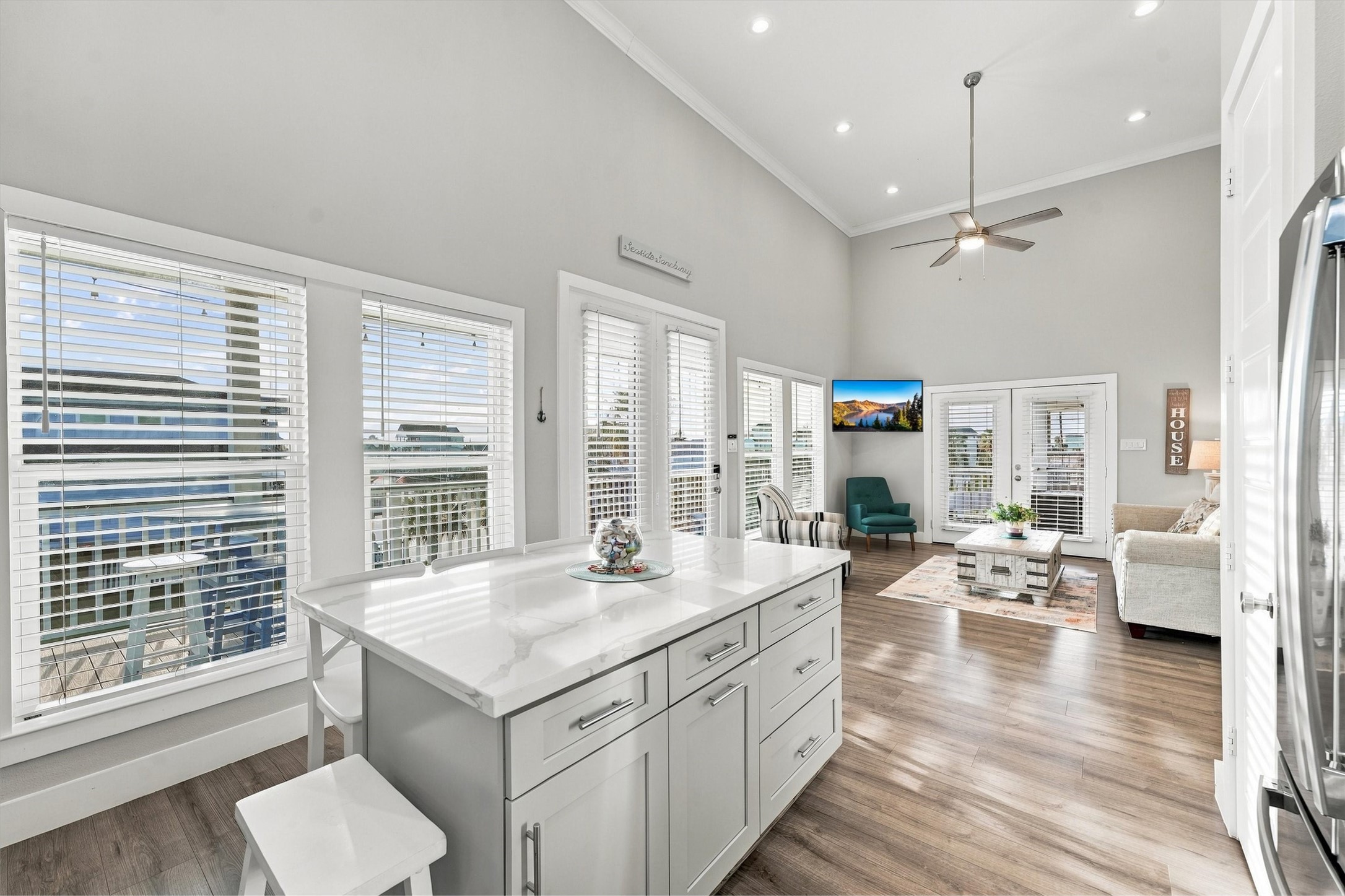 3931 Laguna Drive, Galveston, TX 77554