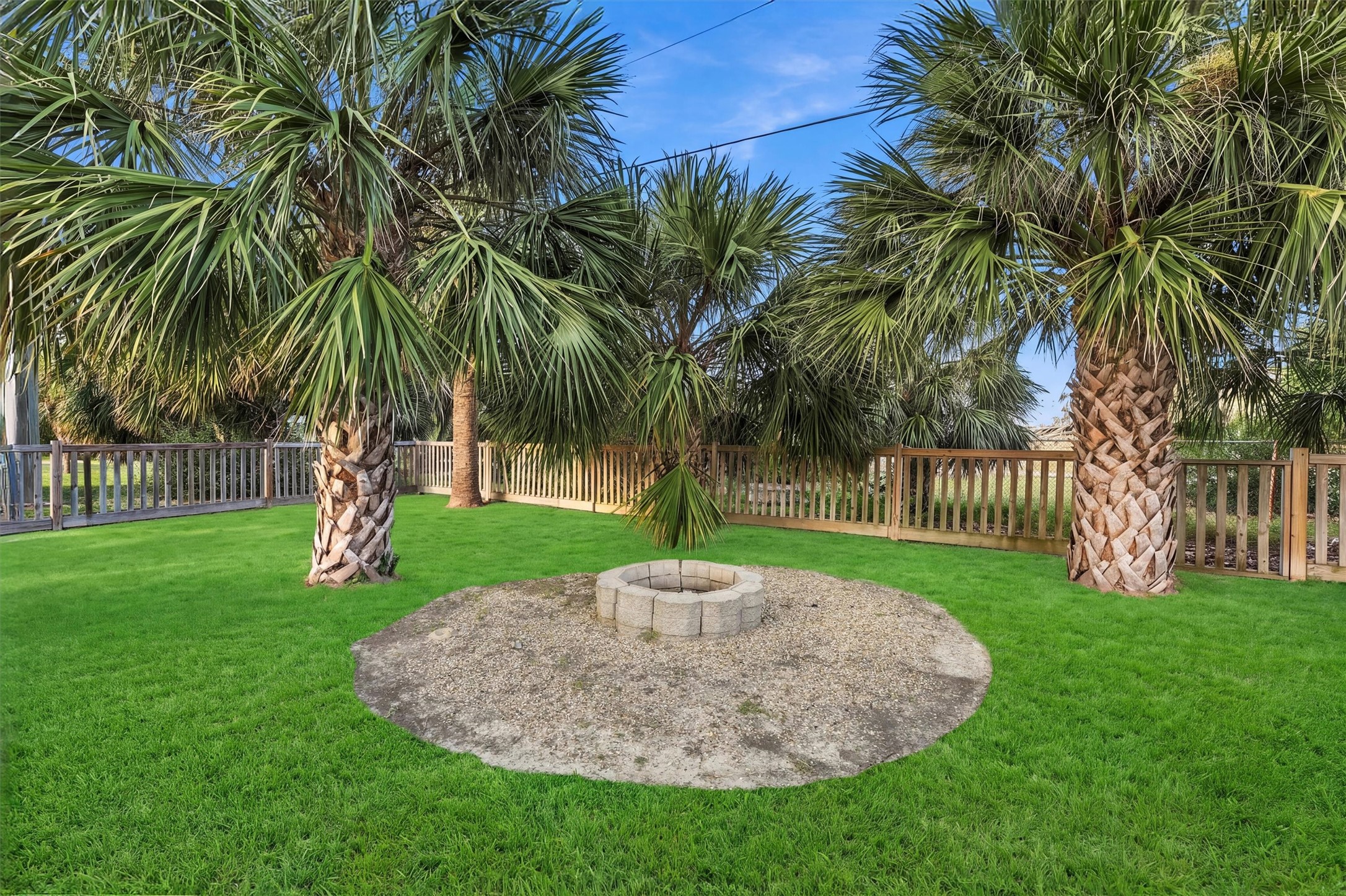 3931 Laguna Drive, Galveston, TX 77554