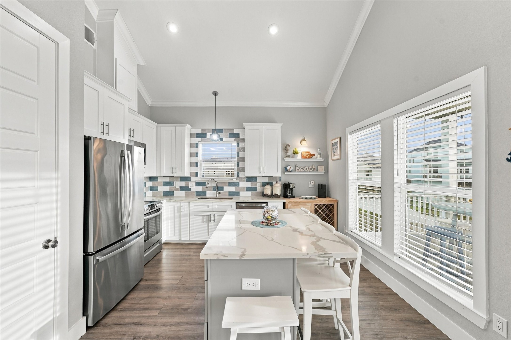 3931 Laguna Drive, Galveston, TX 77554