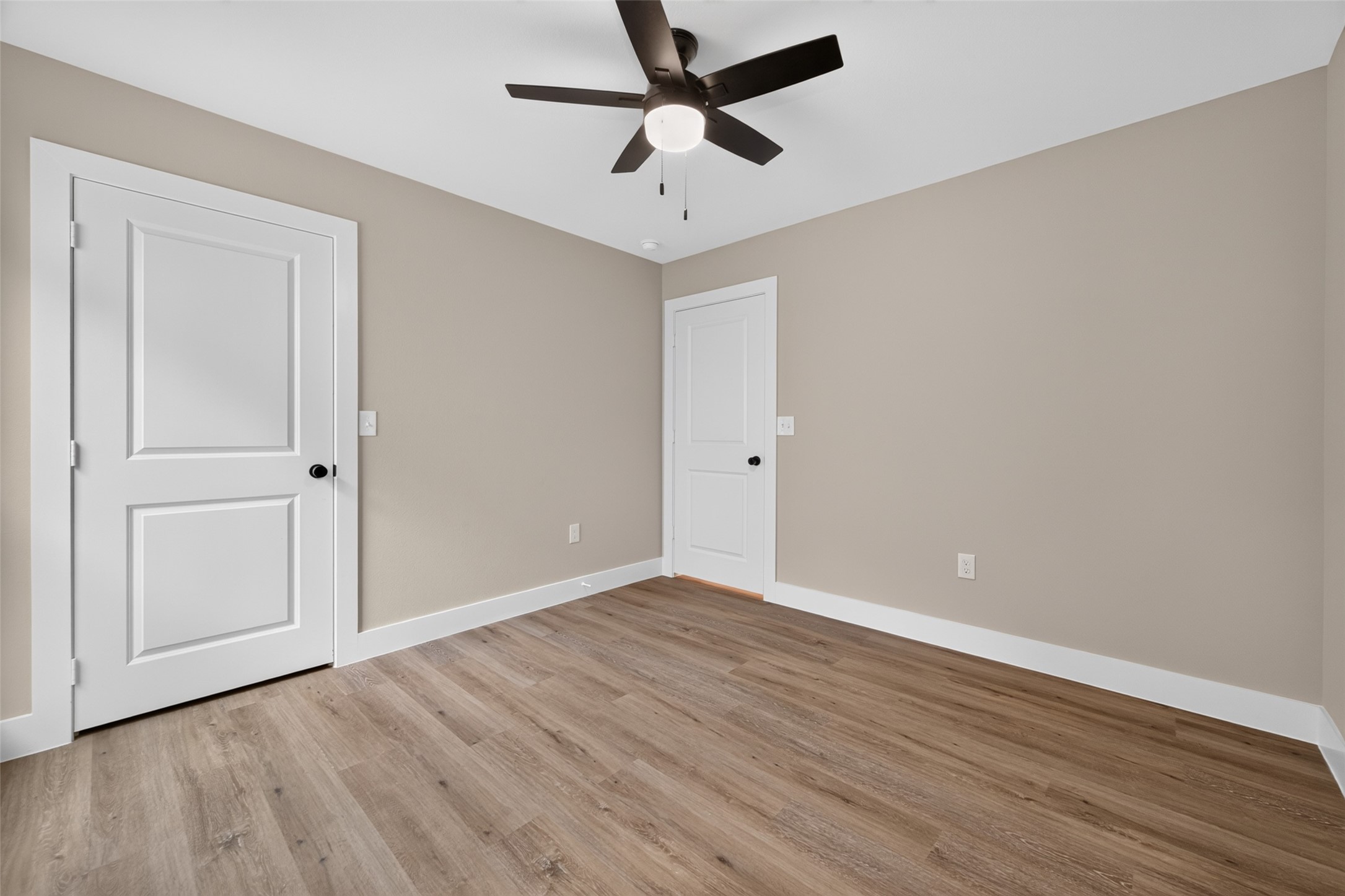 Second bedroom.