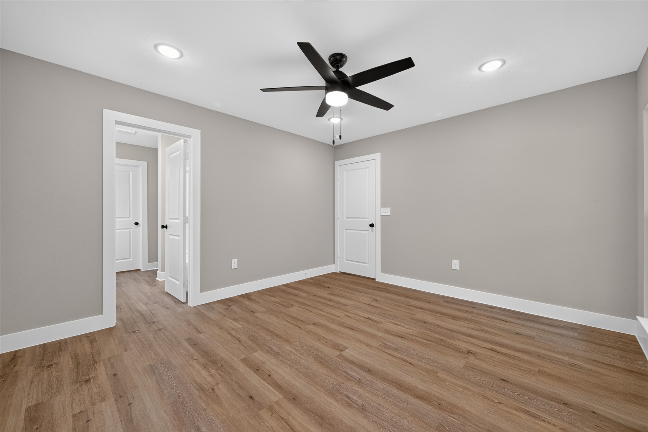Master bedroom has walk in closet and en-suite bathroom.