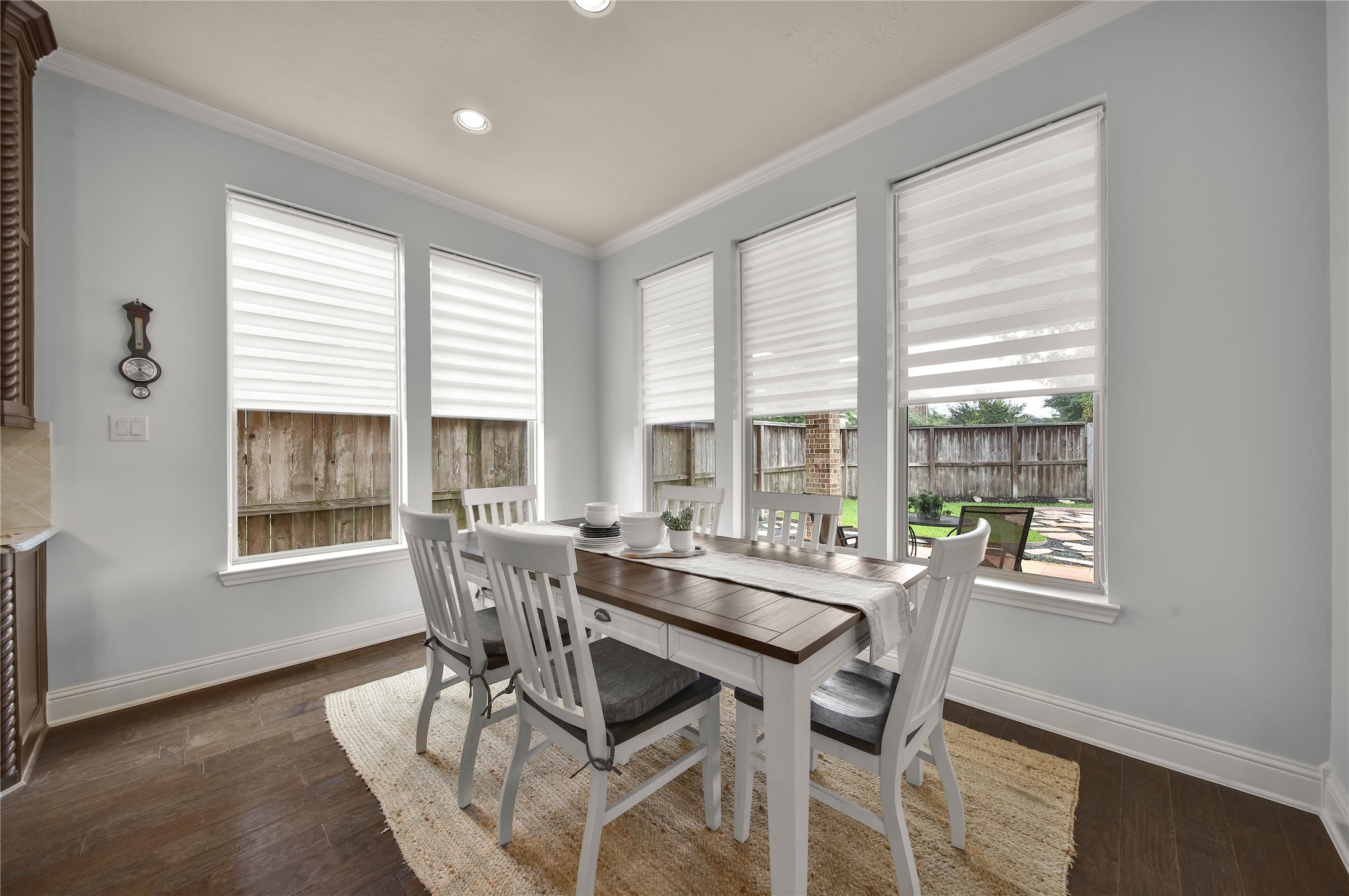 Light and bright breakfast nook!