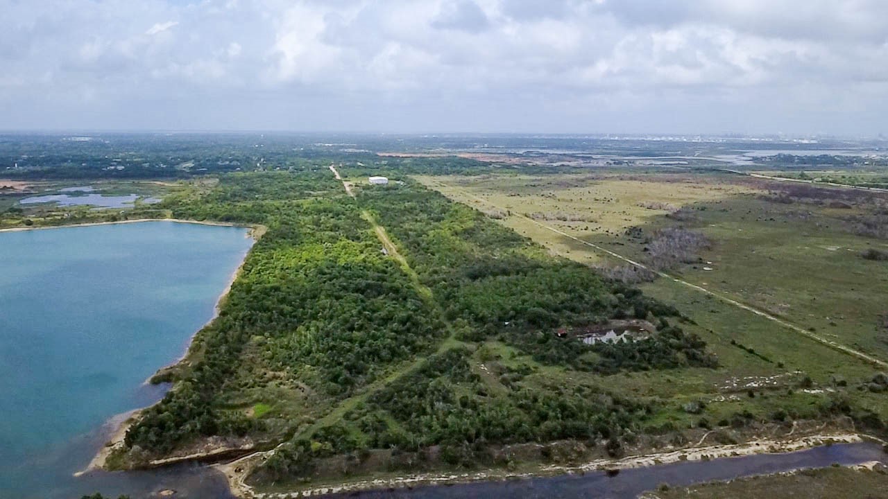 7600 Gulf Street, Hitchcock, TX 77563