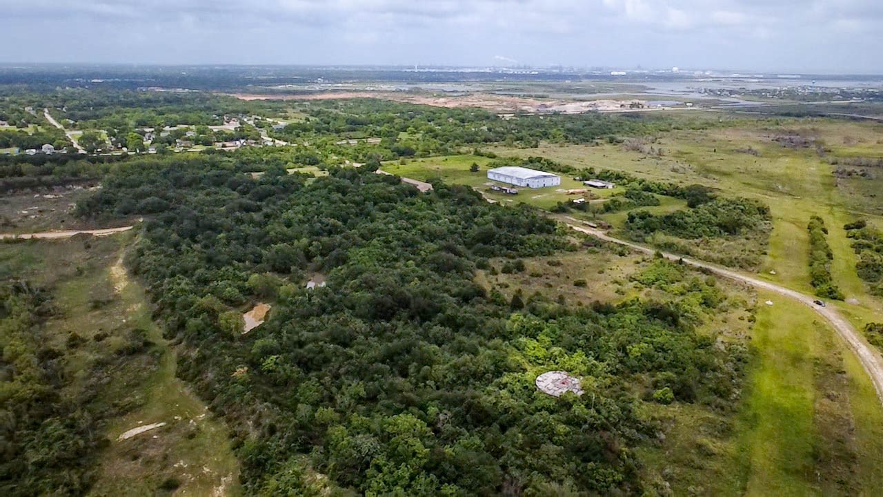 7600 Gulf Street, Hitchcock, TX 77563